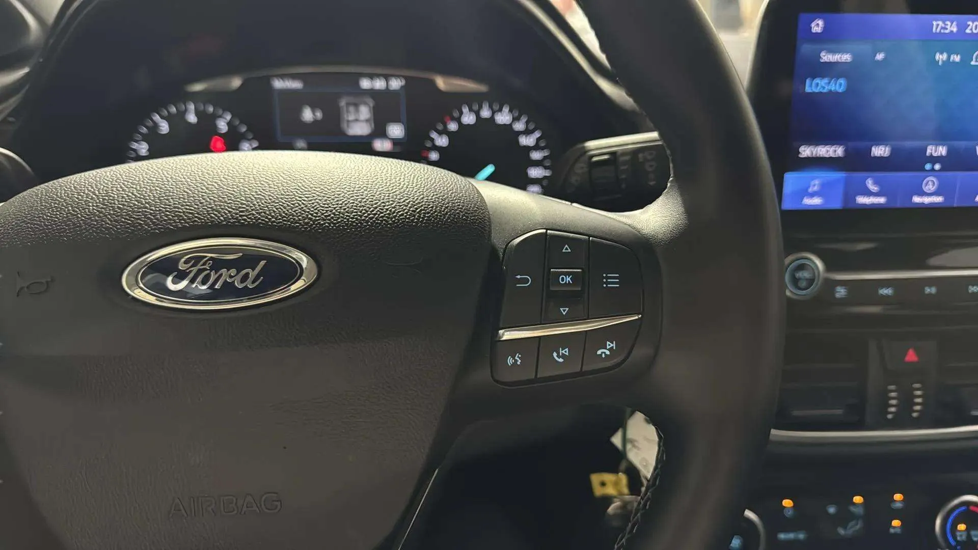 Ford Puma 1.0 EcoBoost Titanium - foto 17