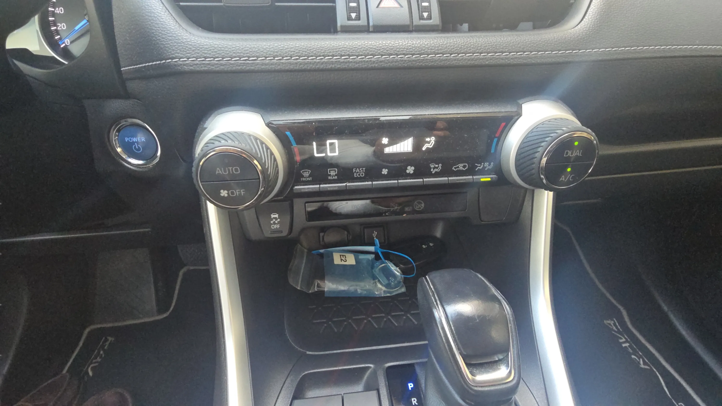 Toyota RAV4 2.5l 220H Business - foto 20