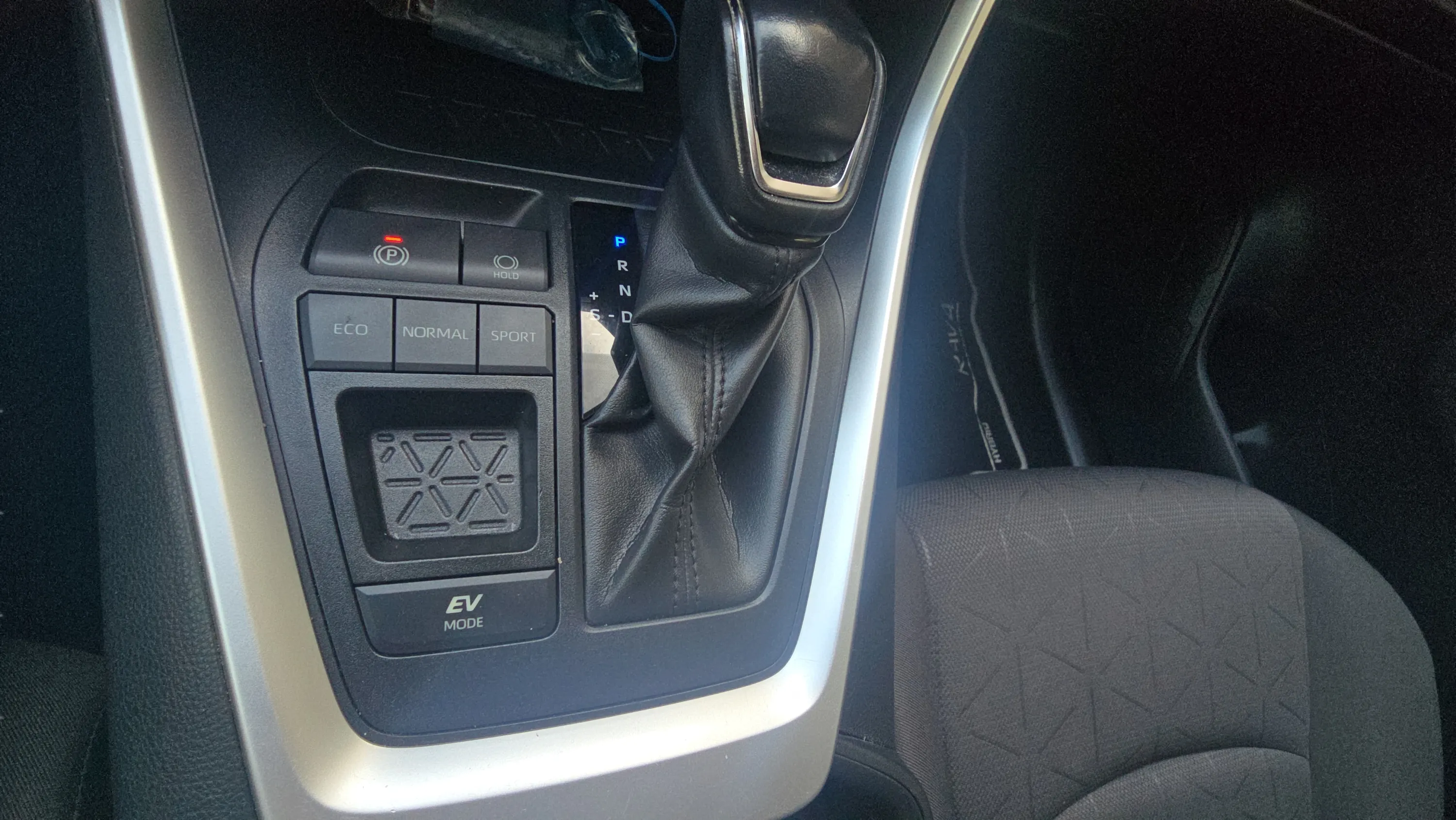 Toyota RAV4 2.5l 220H Business - foto 23