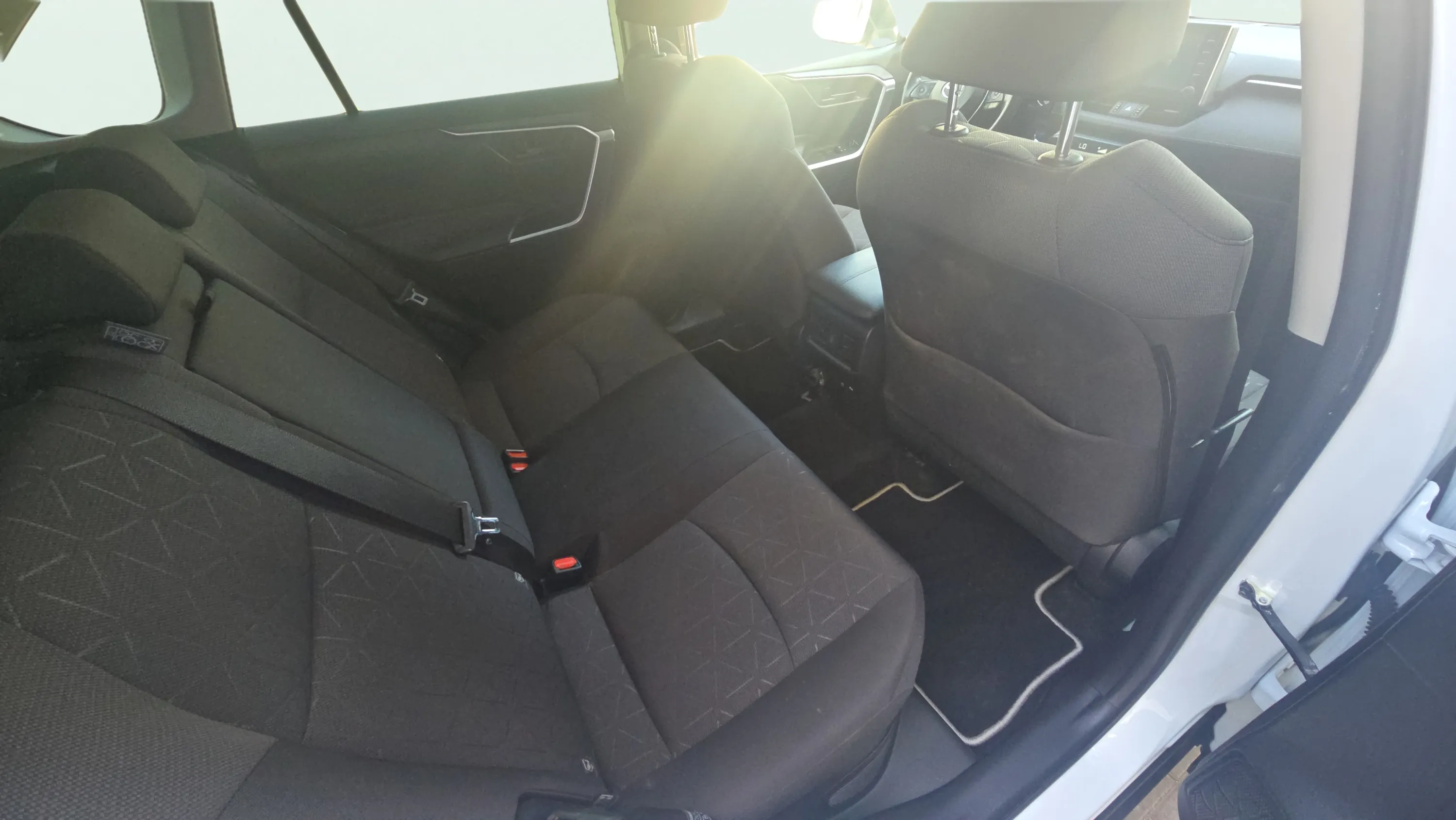Toyota RAV4 2.5l 220H Business - foto 16