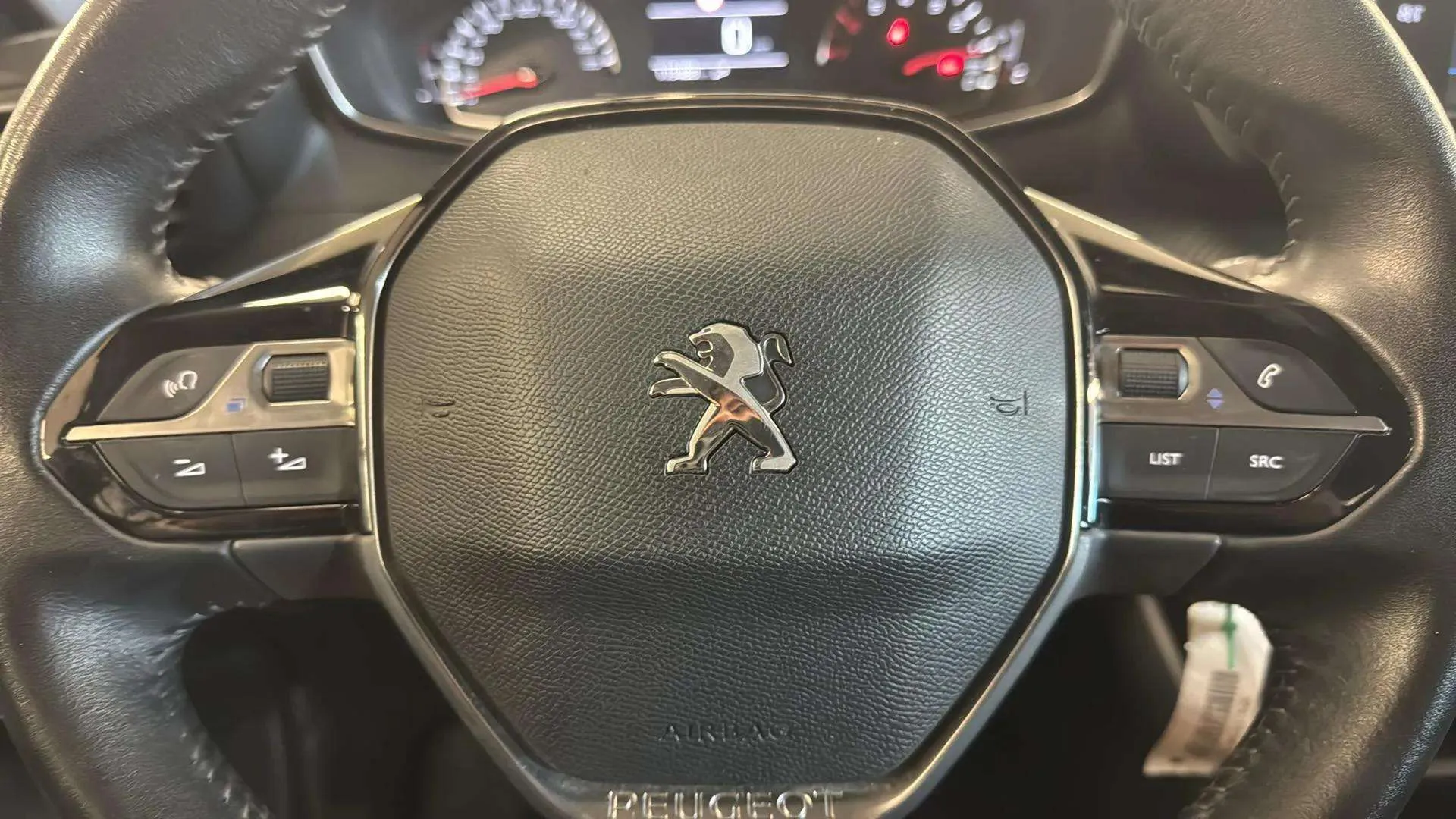 Peugeot 2008 Active BlueHDi 100 BVM6 - foto 13