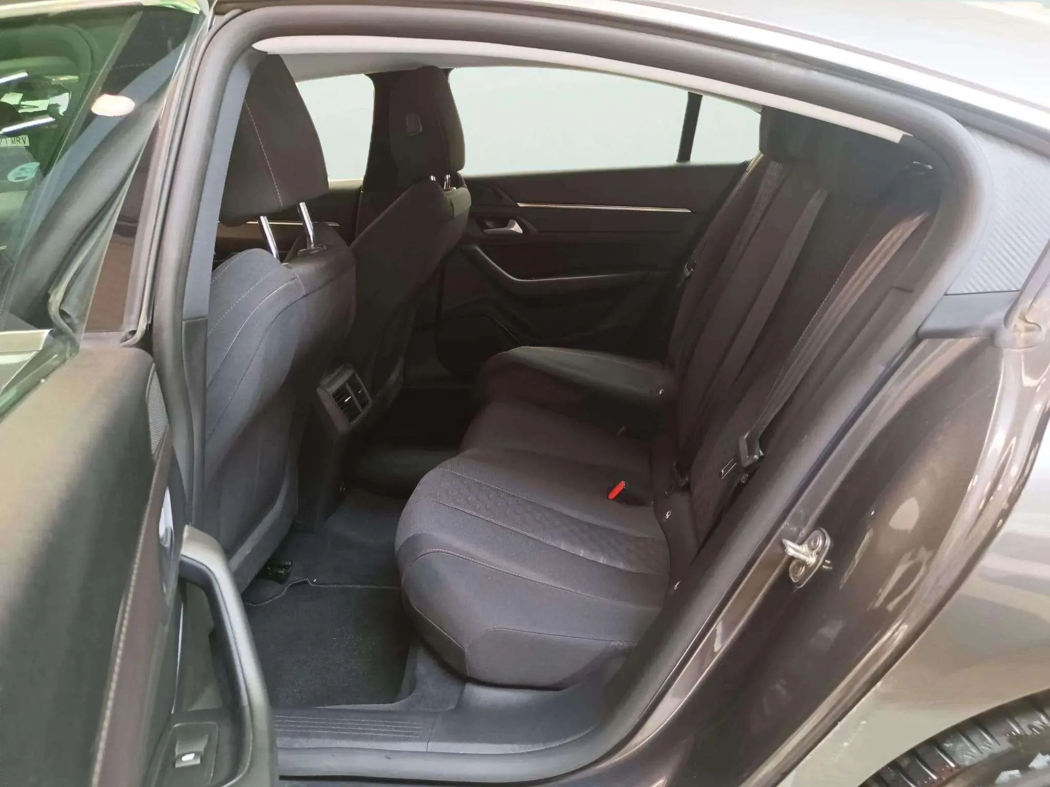 Peugeot 508 Business Line BlueHDi 130 EAT8 - foto 9