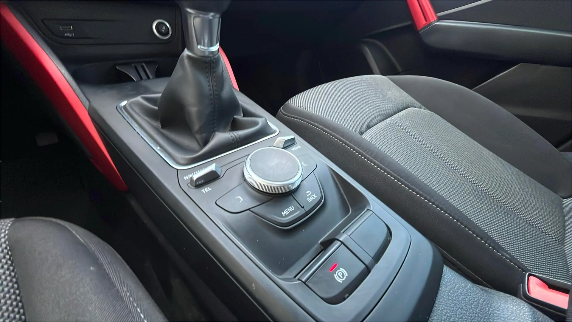 Audi Q2 Sport 30 TFSI - foto 17