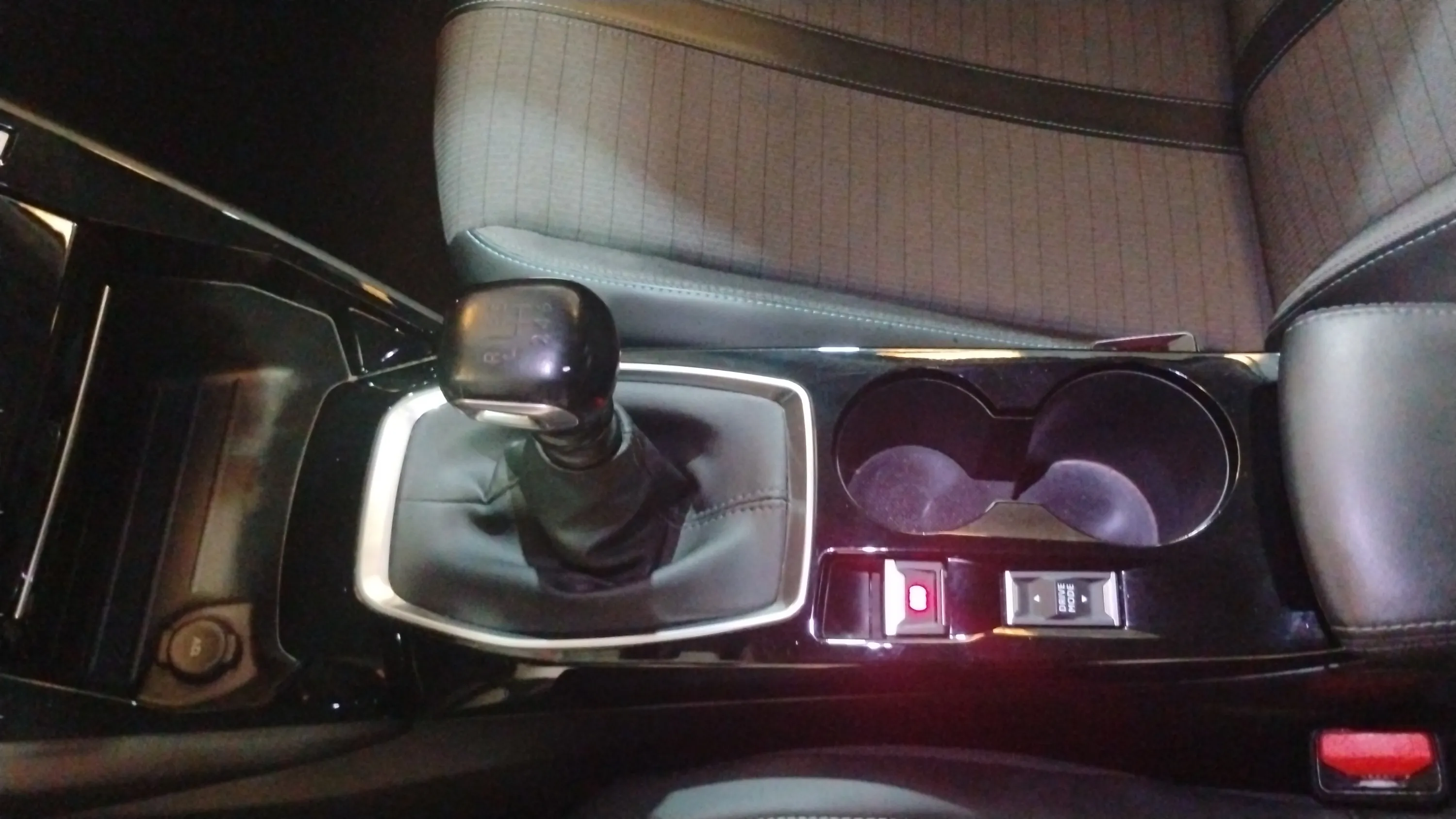 Peugeot 2008 Allure BlueHDi - foto 15