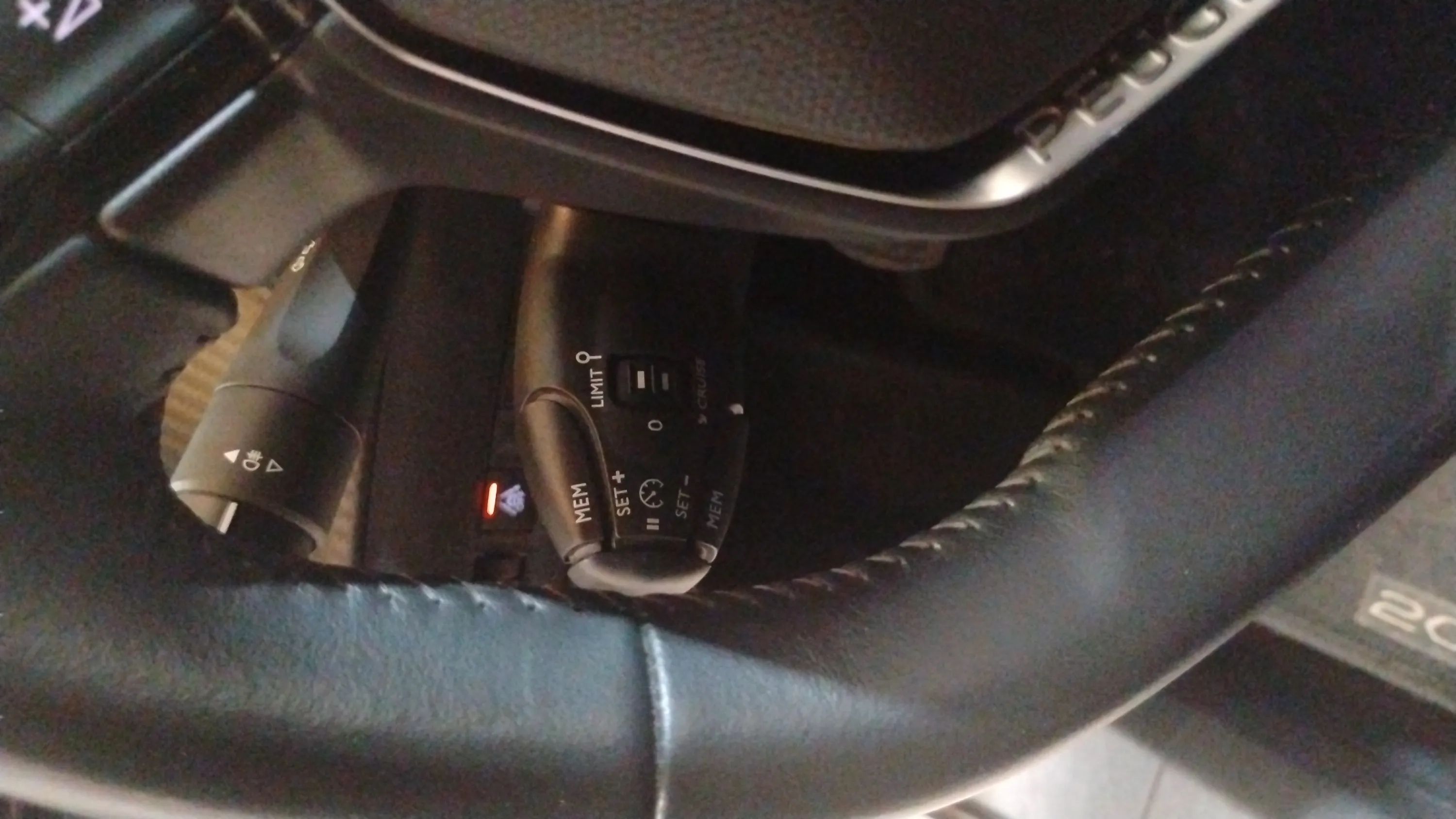 Peugeot 2008 Allure BlueHDi - foto 14