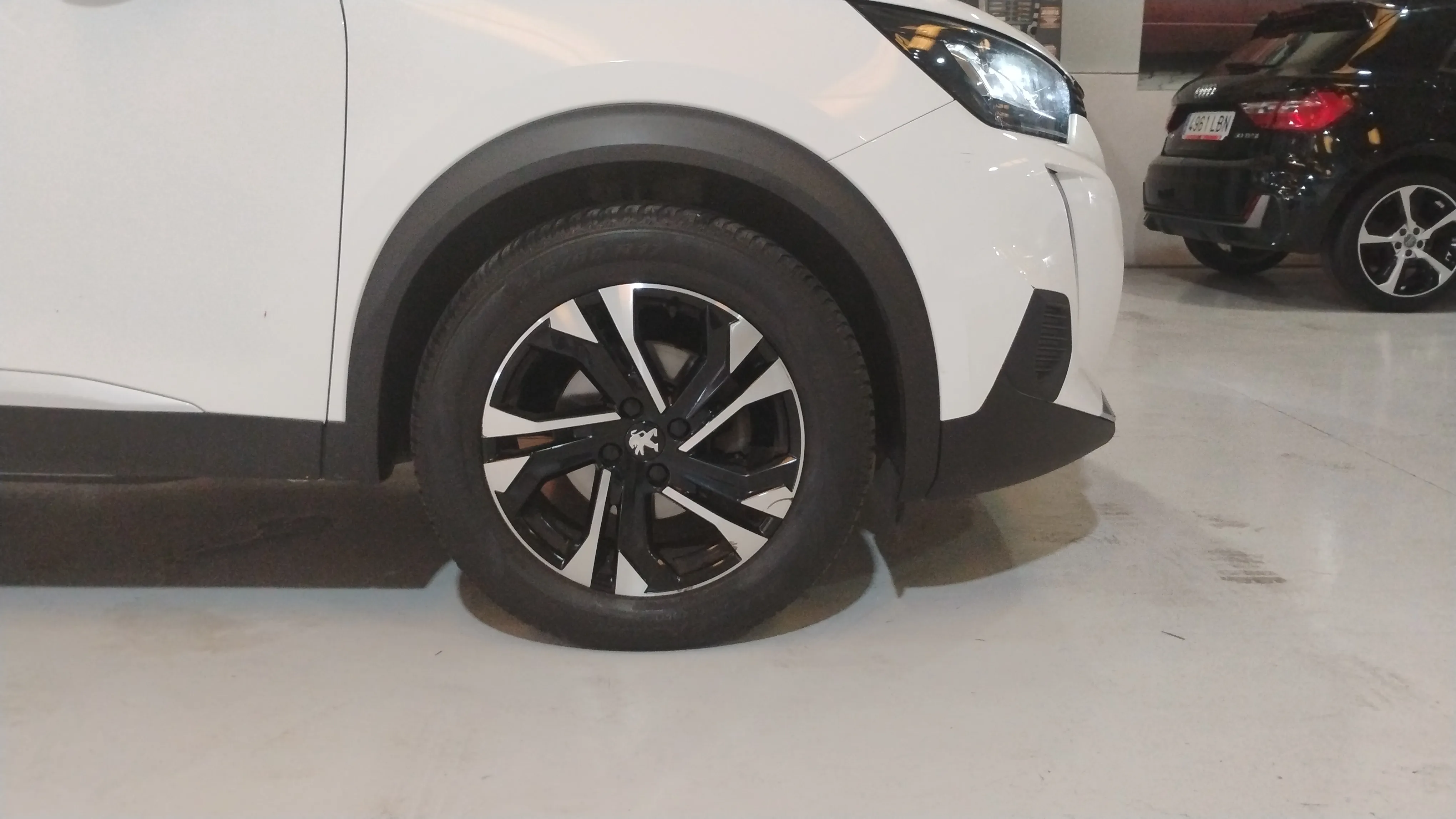 Peugeot 2008 Allure BlueHDi - foto 19