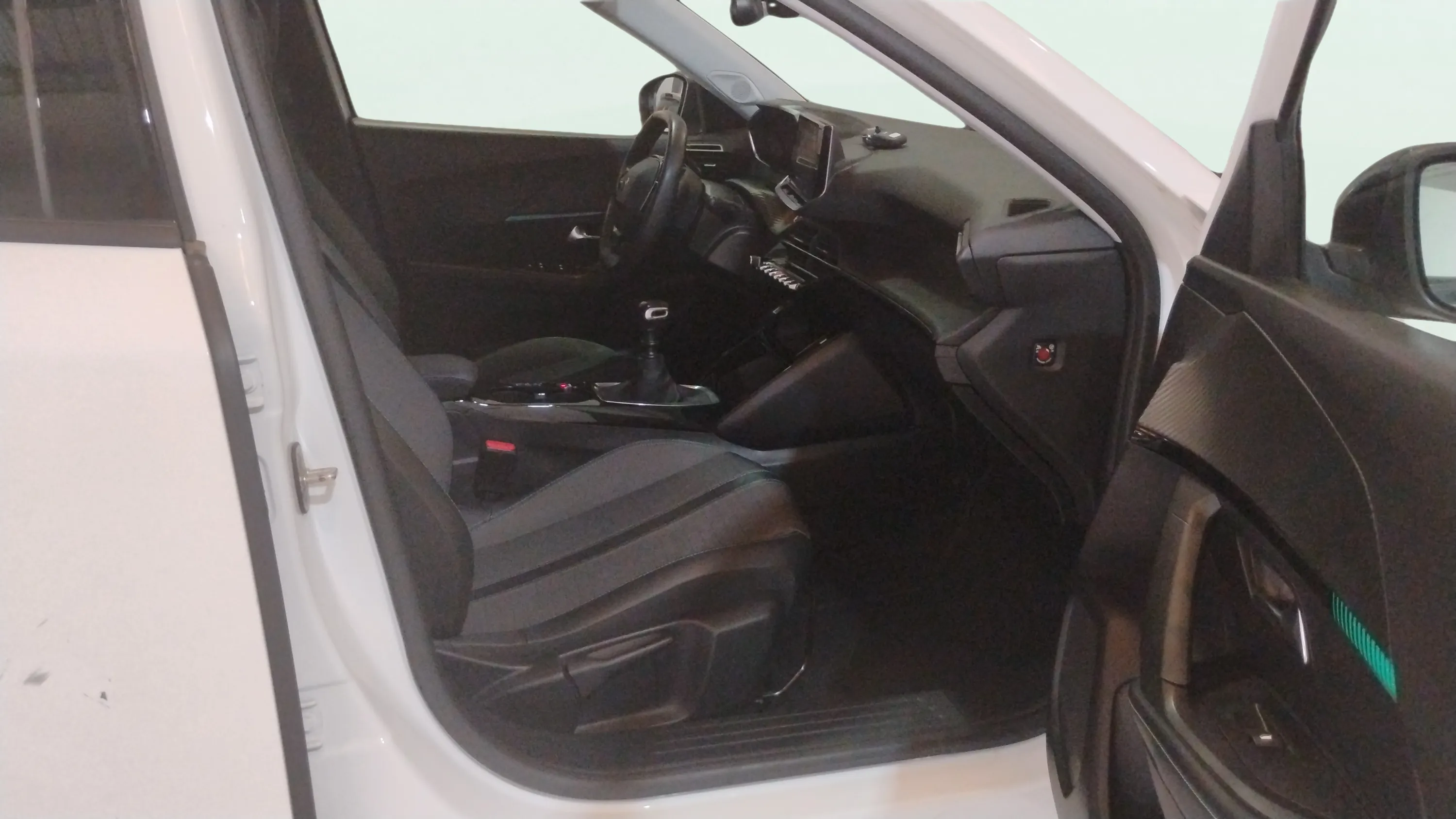 Peugeot 2008 Allure BlueHDi - foto 16