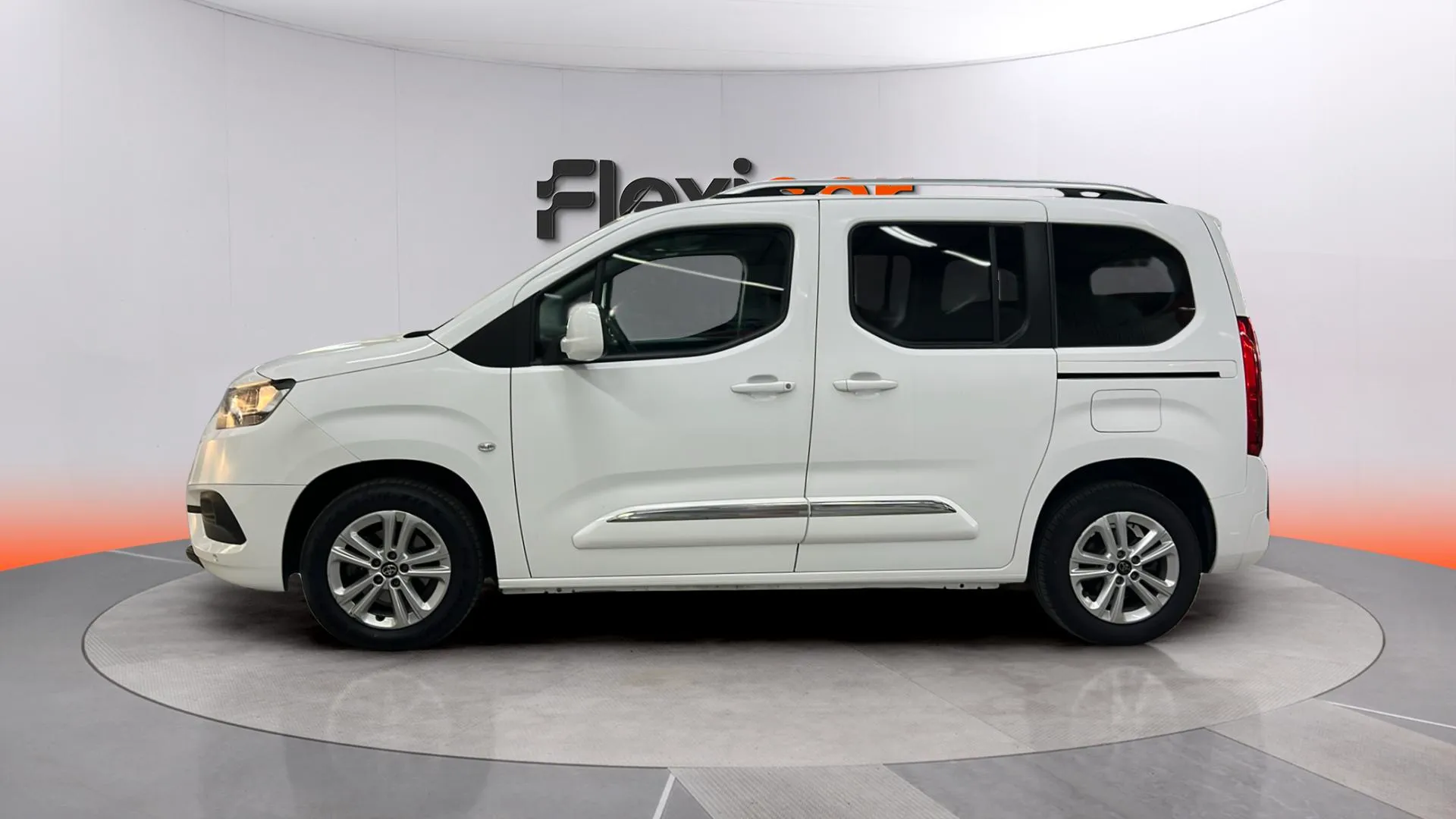 Toyota Proace City 1.2 Family Active L1 - foto 4