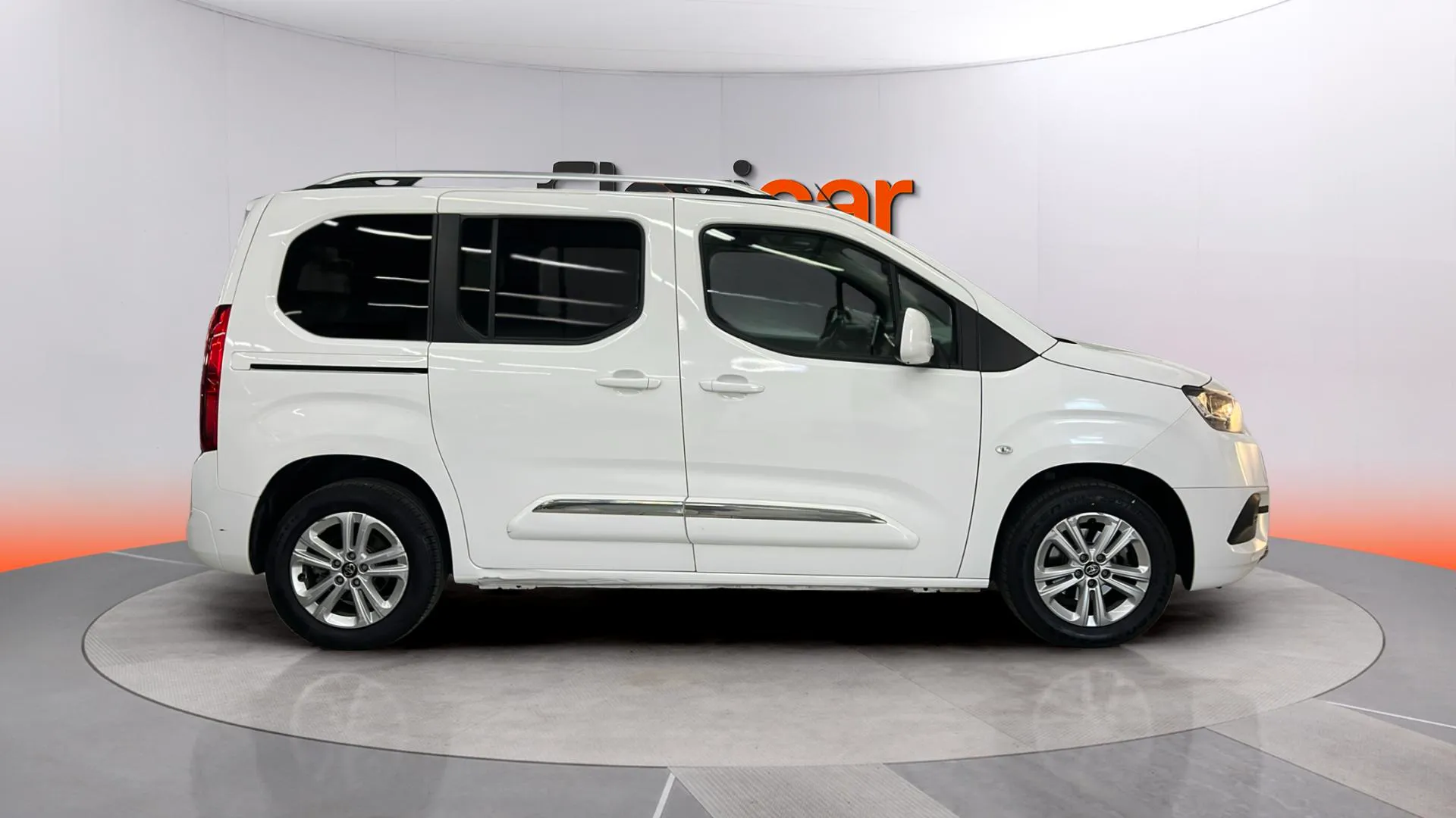 Toyota Proace City 1.2 Family Active L1 - foto 8