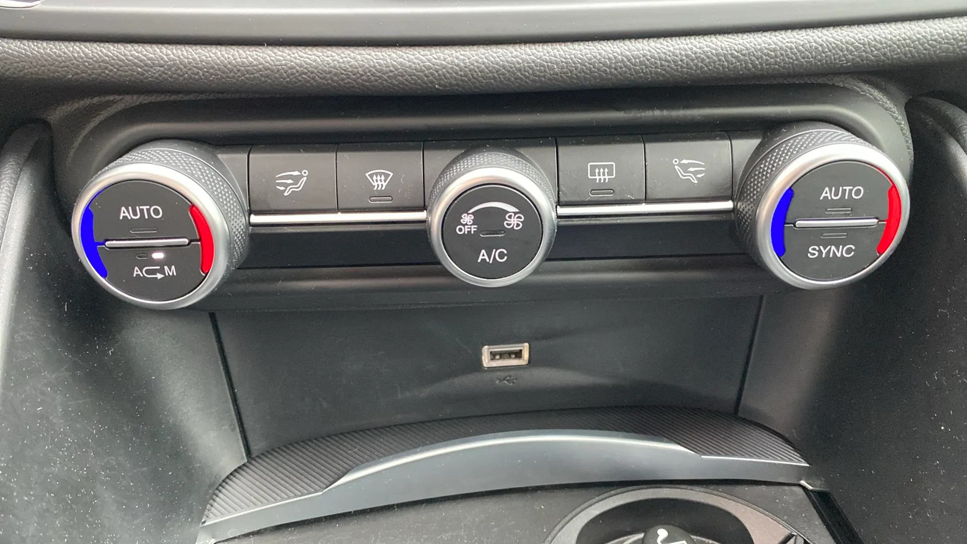 Alfa Romeo Giulia 2.2 Diesel Business Ed. - foto 18