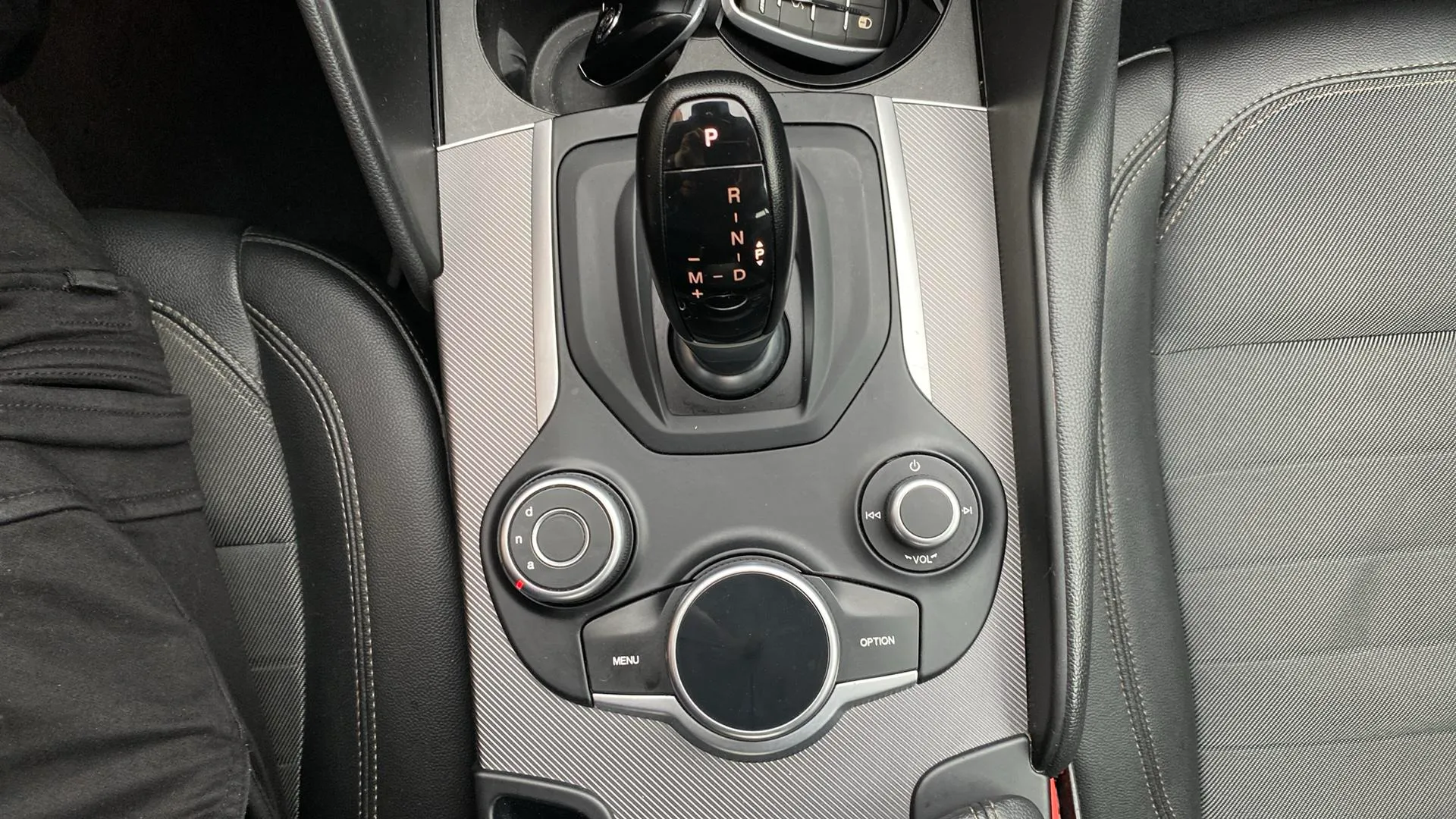Alfa Romeo Giulia 2.2 Diesel Business Ed. - foto 19