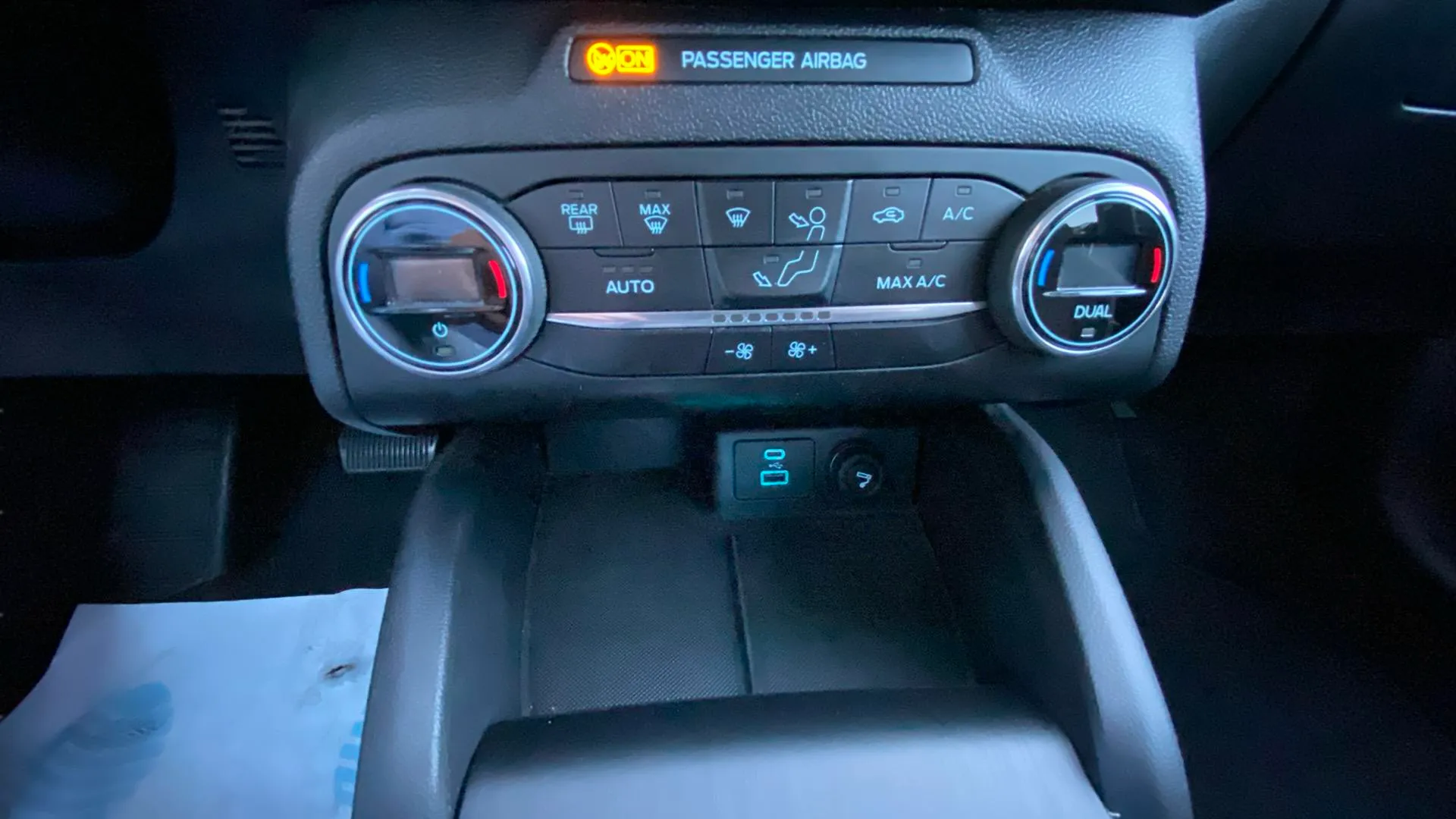 Ford Focus 1.5 EcoBlue Active X - foto 32