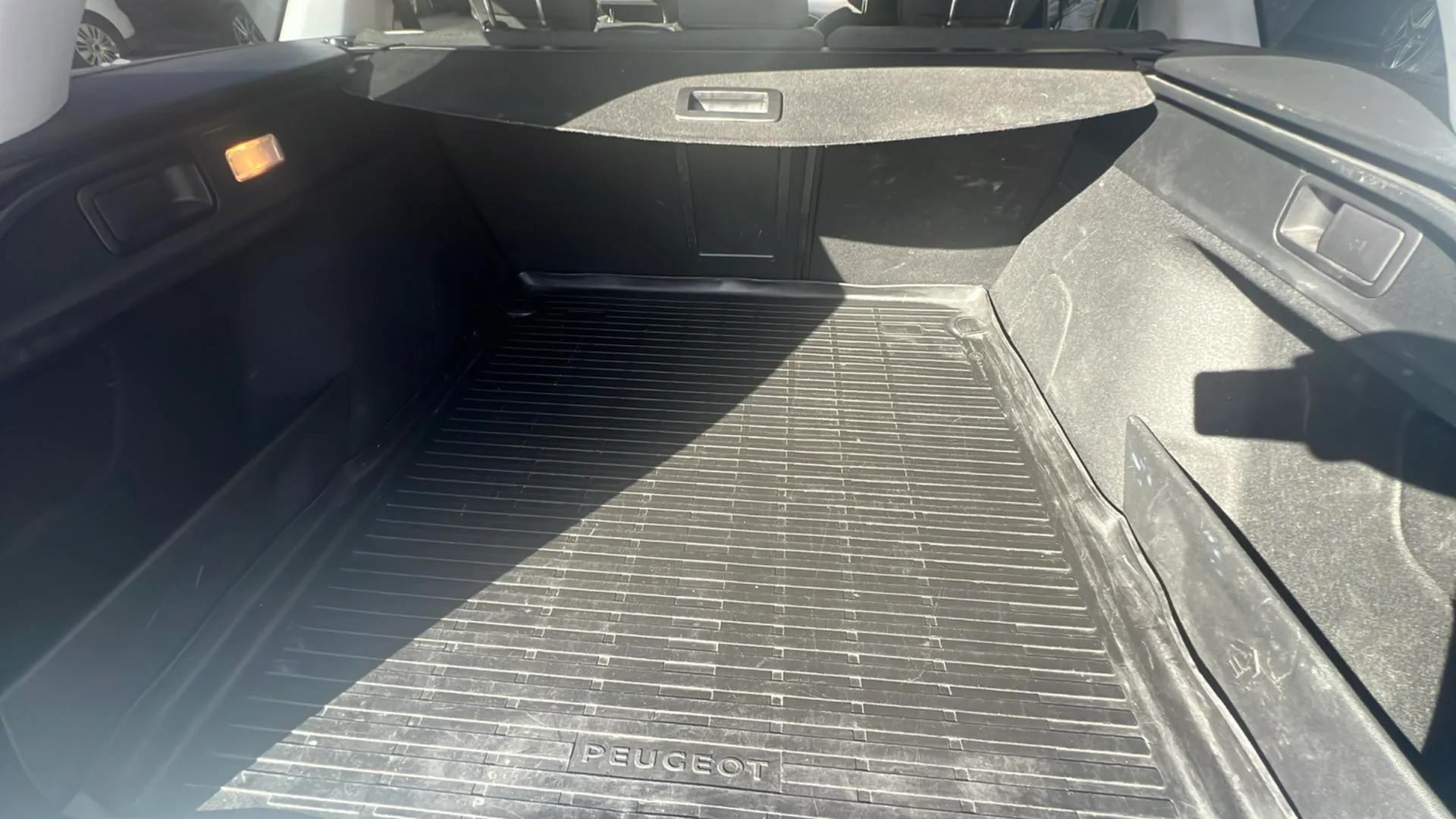 Peugeot 308 SW Allure PureTech 130 - foto 19