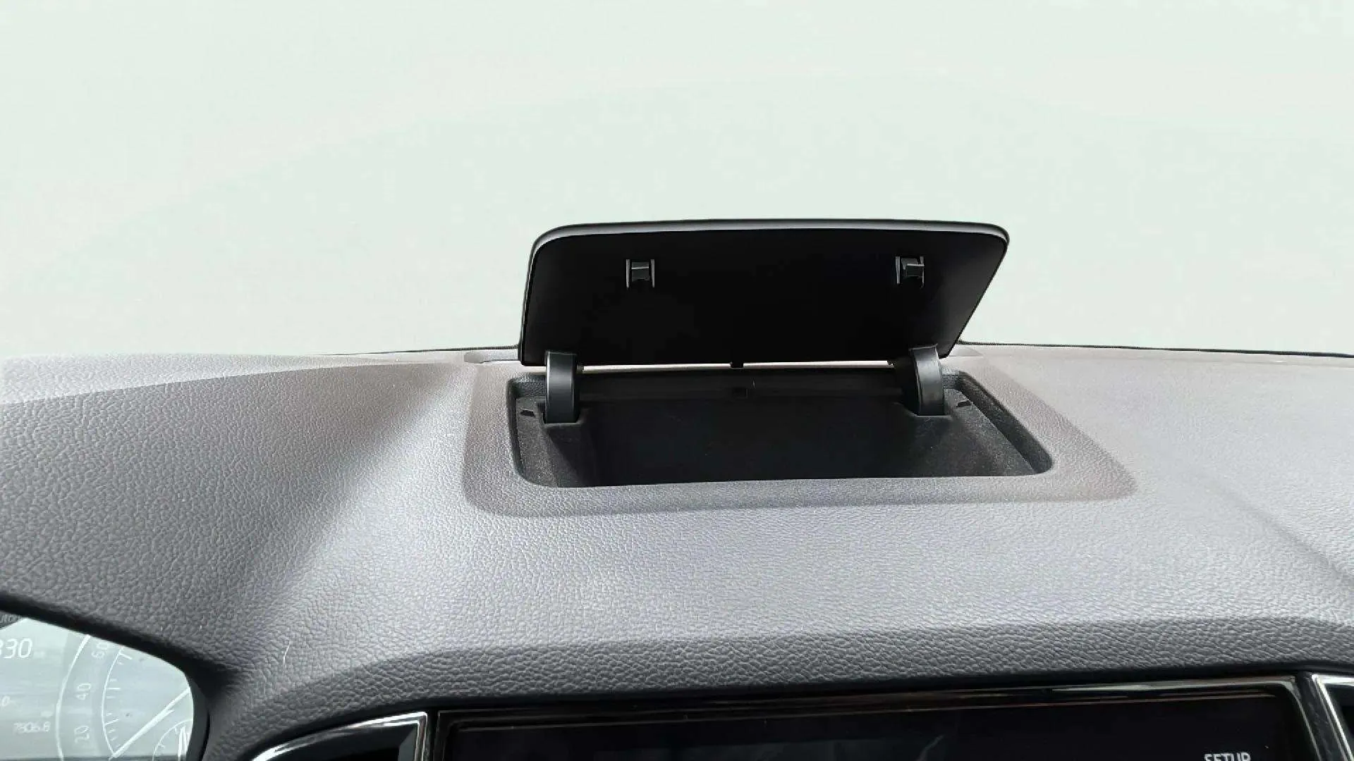 Škoda Karoq 1.6 TDI DSG Ambition - foto 15