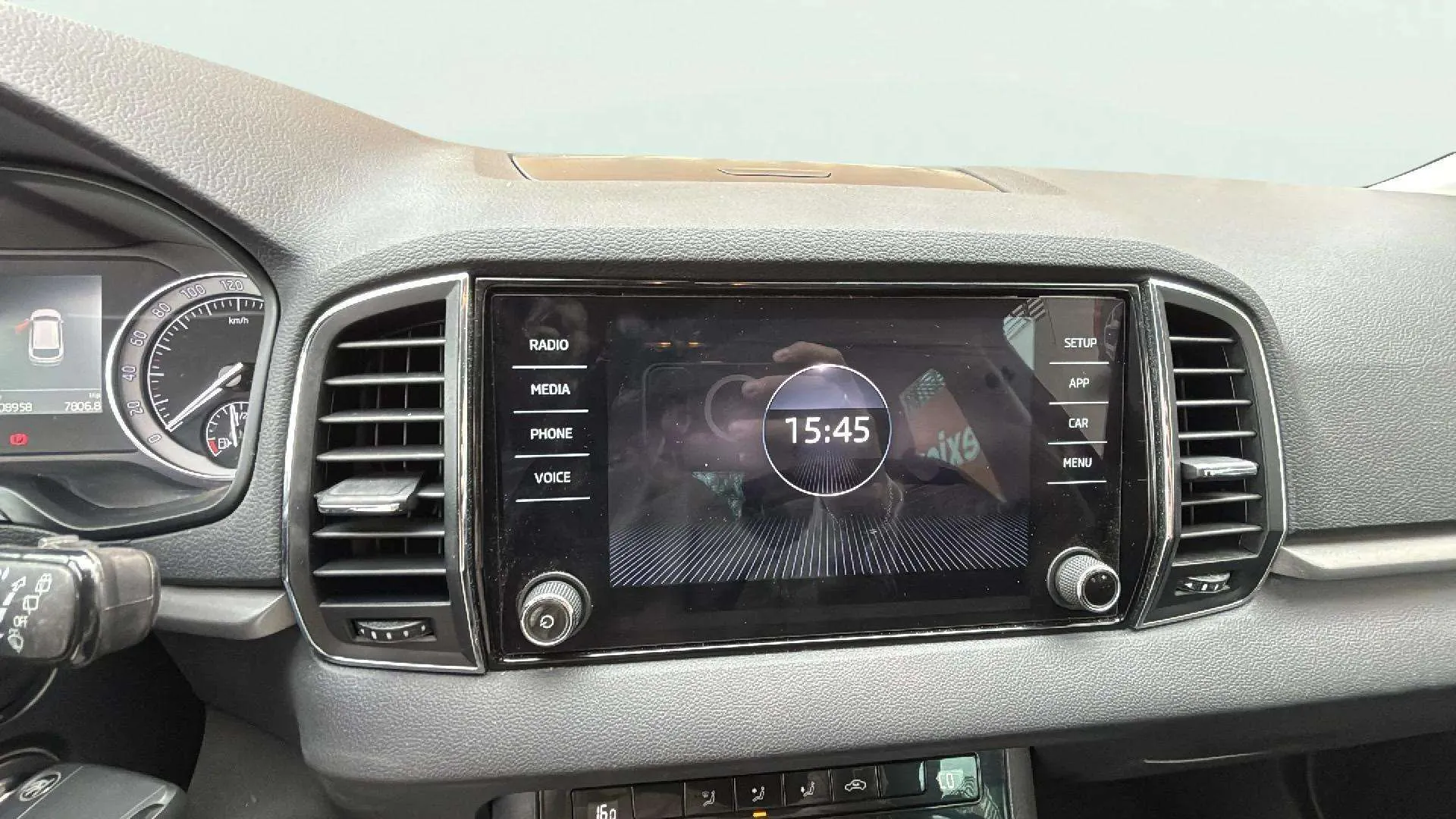 Škoda Karoq 1.6 TDI DSG Ambition - foto 30