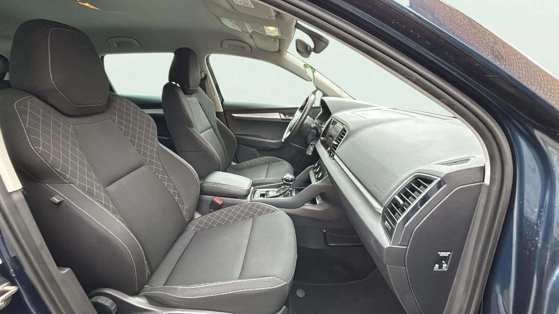 Škoda Karoq 1.6 TDI DSG Ambition - foto 22