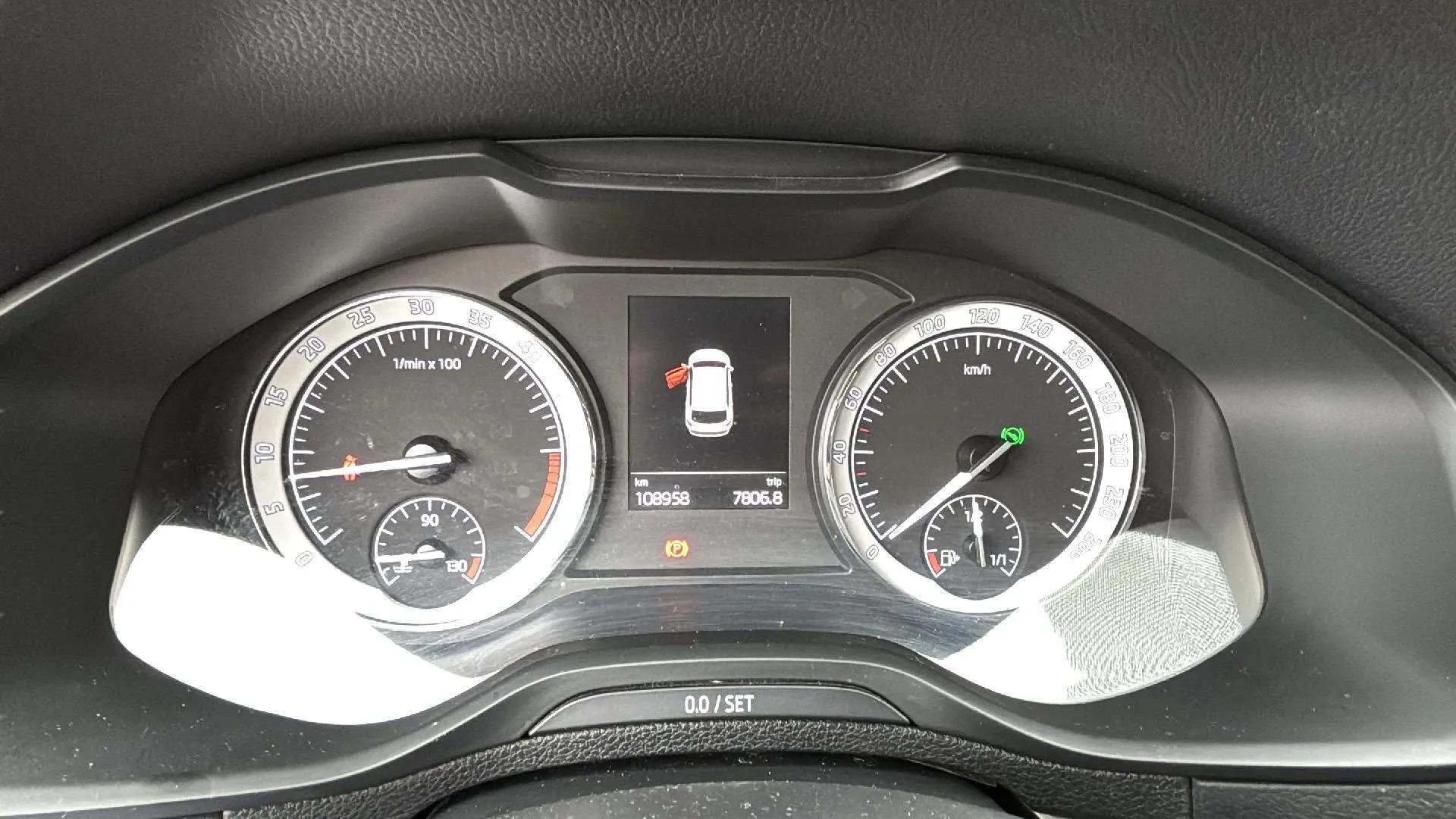 Škoda Karoq 1.6 TDI DSG Ambition - foto 20