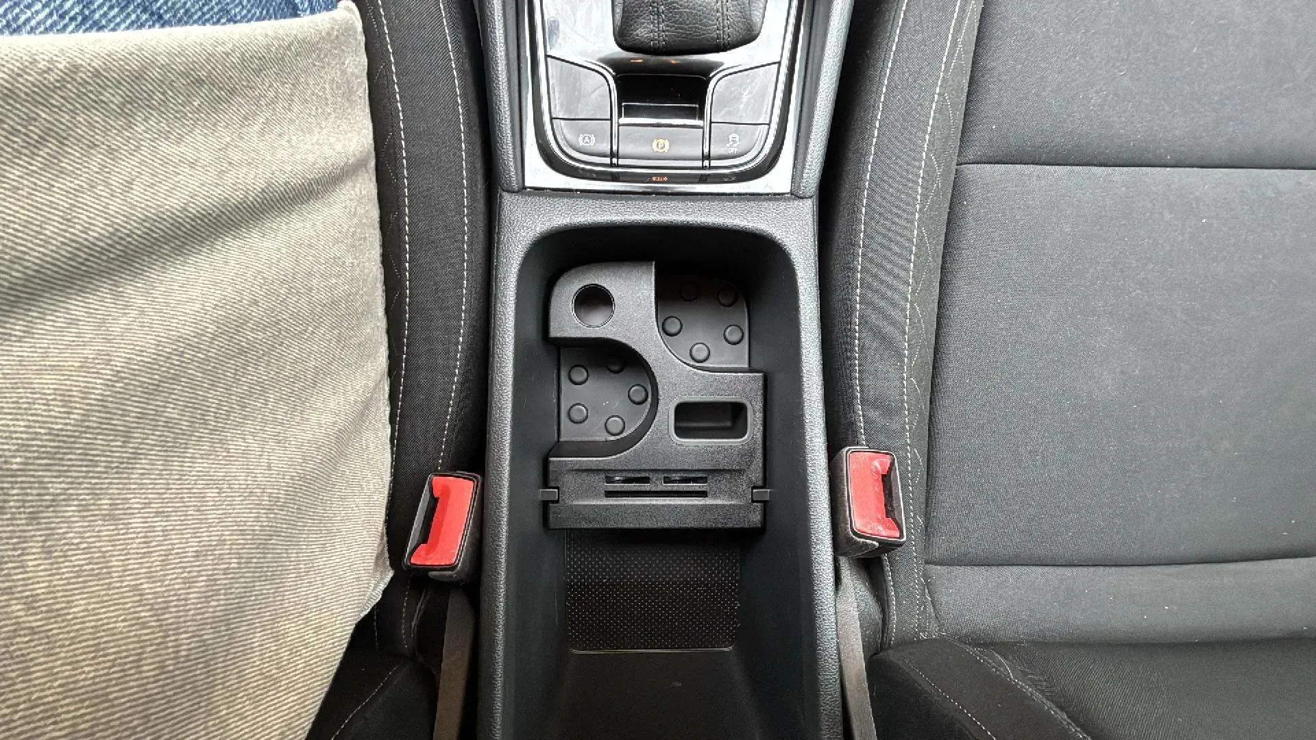 Škoda Karoq 1.6 TDI DSG Ambition - foto 13