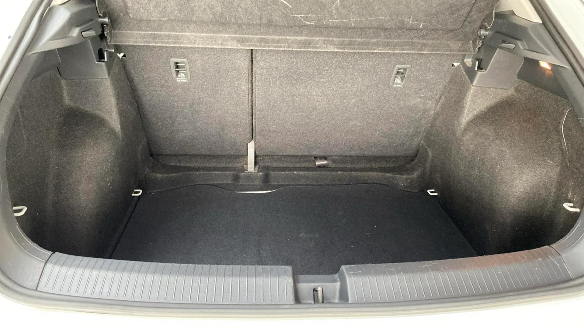 Volkswagen T-Roc 2.0 TDI - foto 12