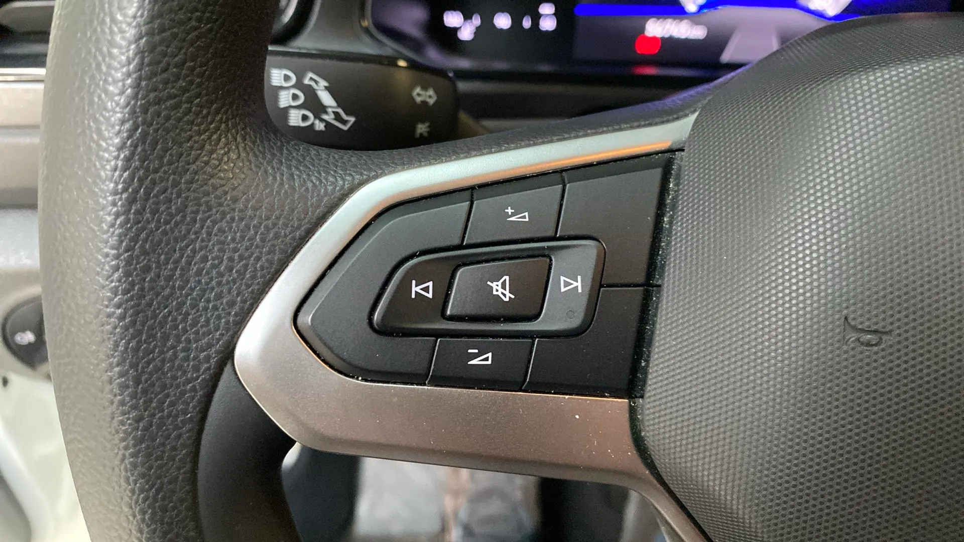 Volkswagen T-Roc 2.0 TDI - foto 18