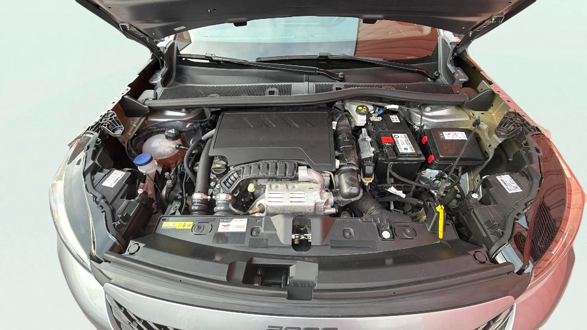 Peugeot 2008 Allure PureTech 130 EAT8 - foto 16