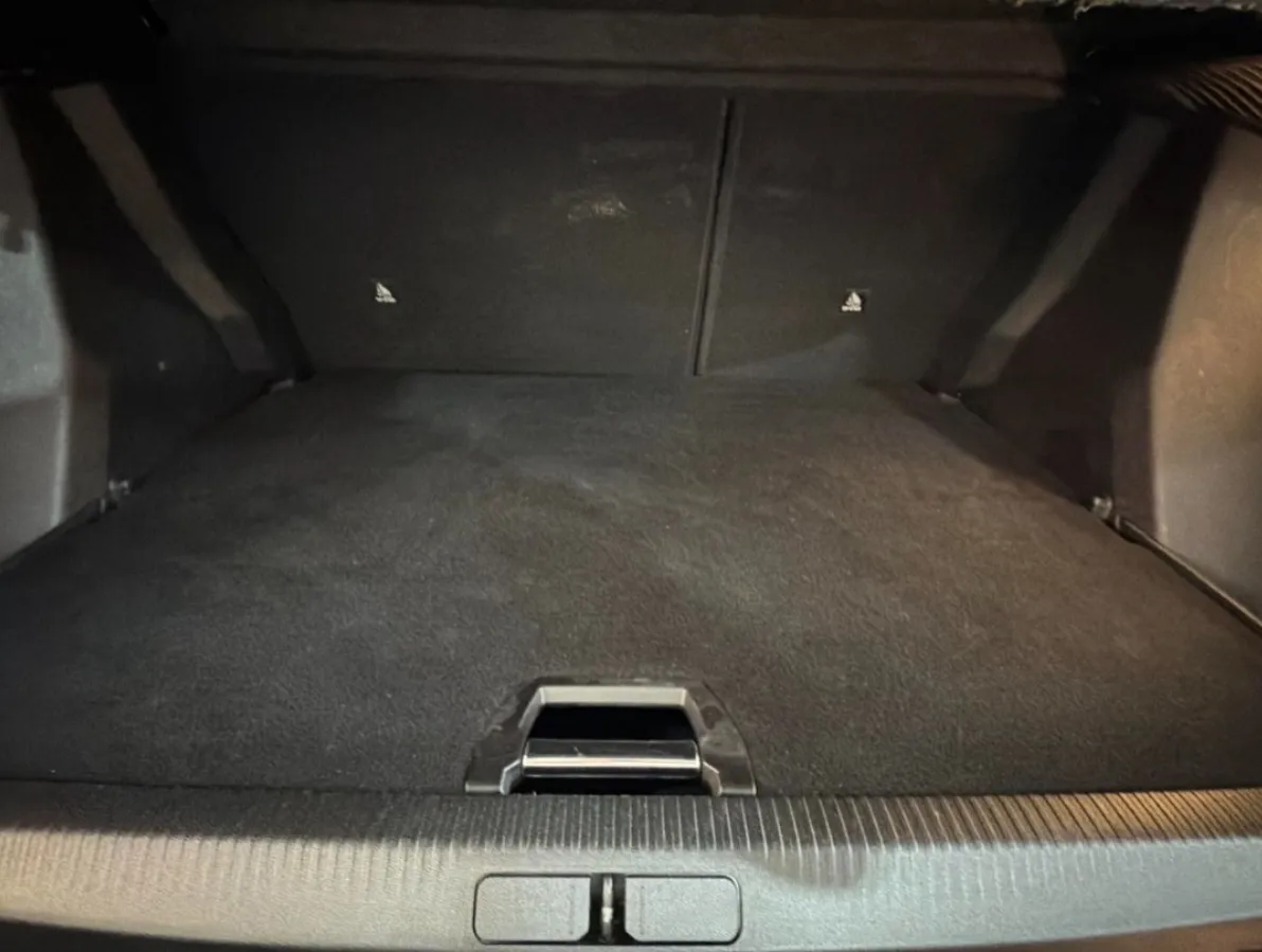 Peugeot 2008 Allure PureTech 130 EAT8 - foto 19