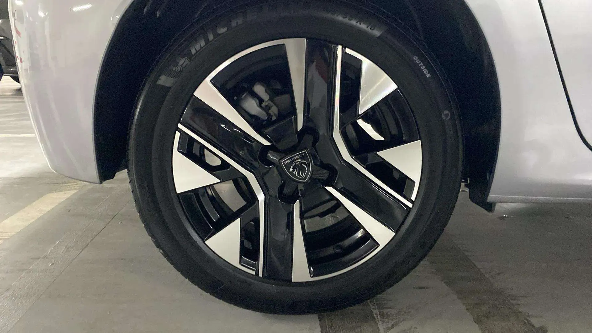 Peugeot 208 Allure Gasolina 100 - foto 30