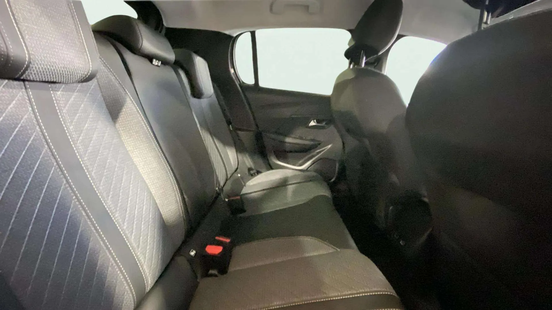 Peugeot 208 Allure Gasolina 100 - foto 15