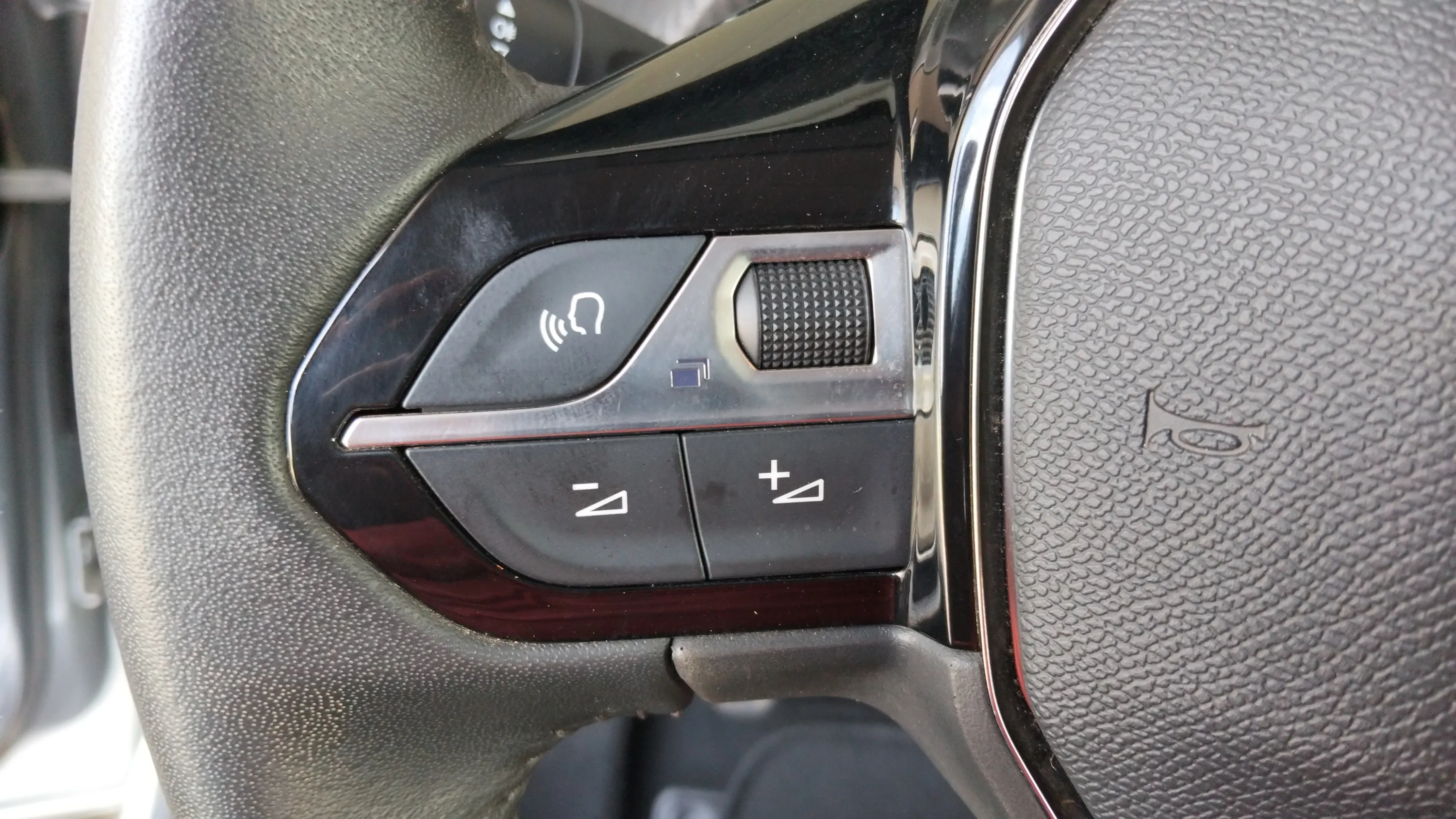Peugeot 208 Allure Gasolina 100 - foto 19