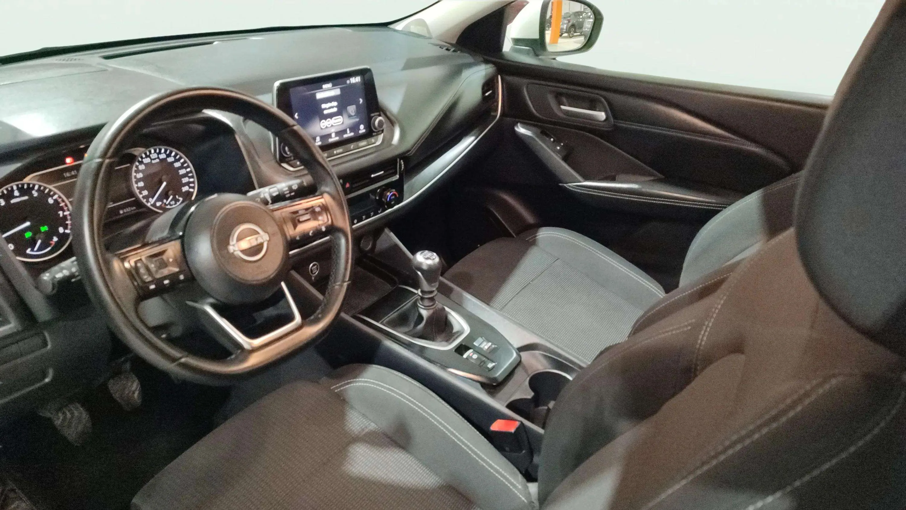 Nissan Qashqai DIG-T mHEV 4x2 Acenta - foto 7