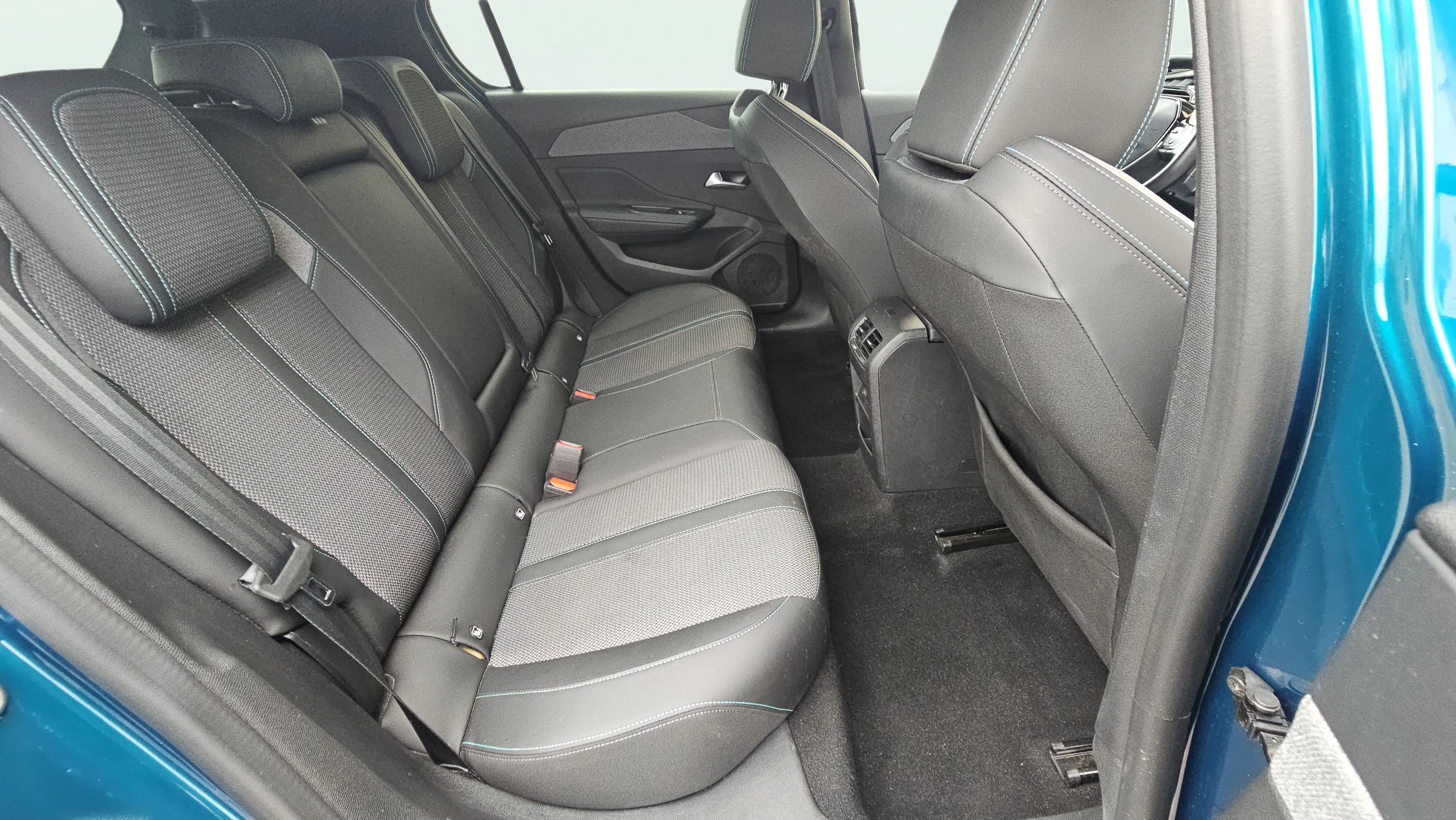 Peugeot 308 Allure PureTech 130 - foto 18