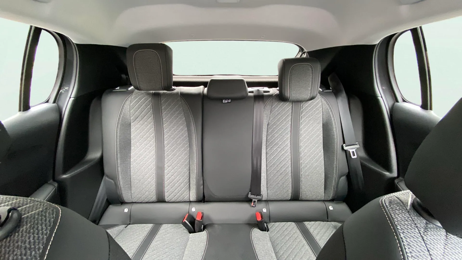 Peugeot 208 Allure Gasolina 100 - foto 17
