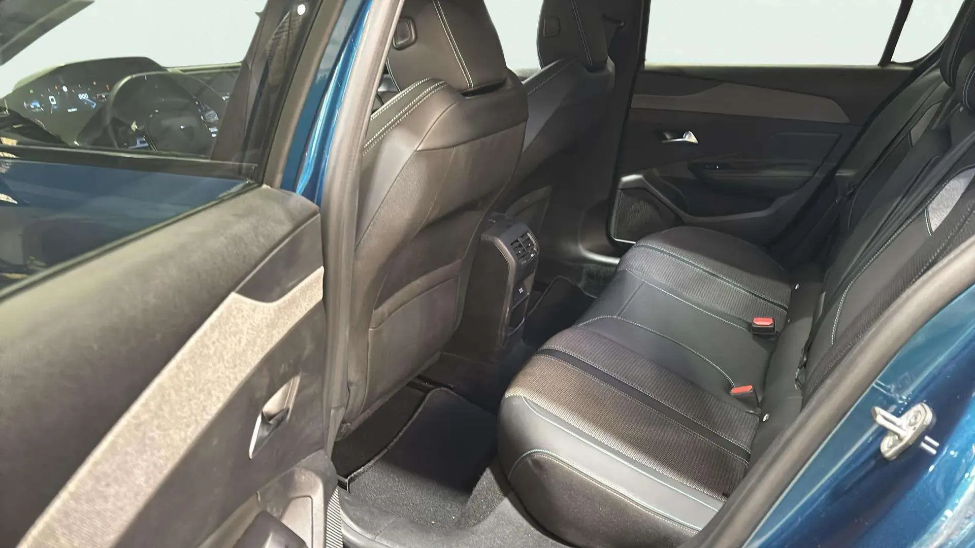 Peugeot 308 Allure PureTech 130 - foto 19