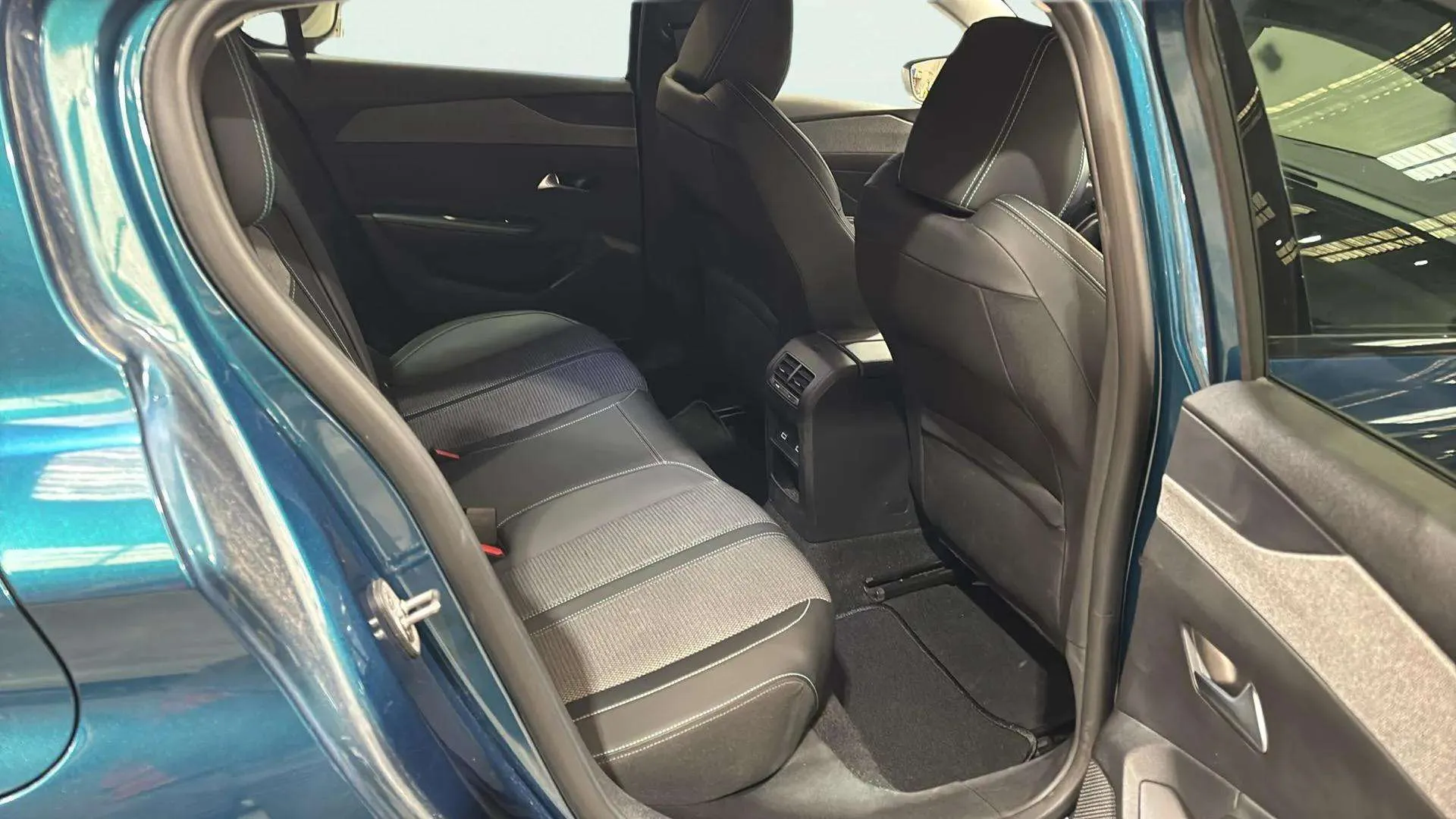 Peugeot 308 Allure PureTech 130 - foto 21