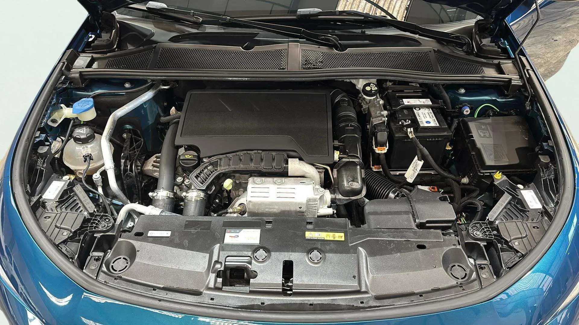 Peugeot 308 Allure PureTech 130 - foto 26