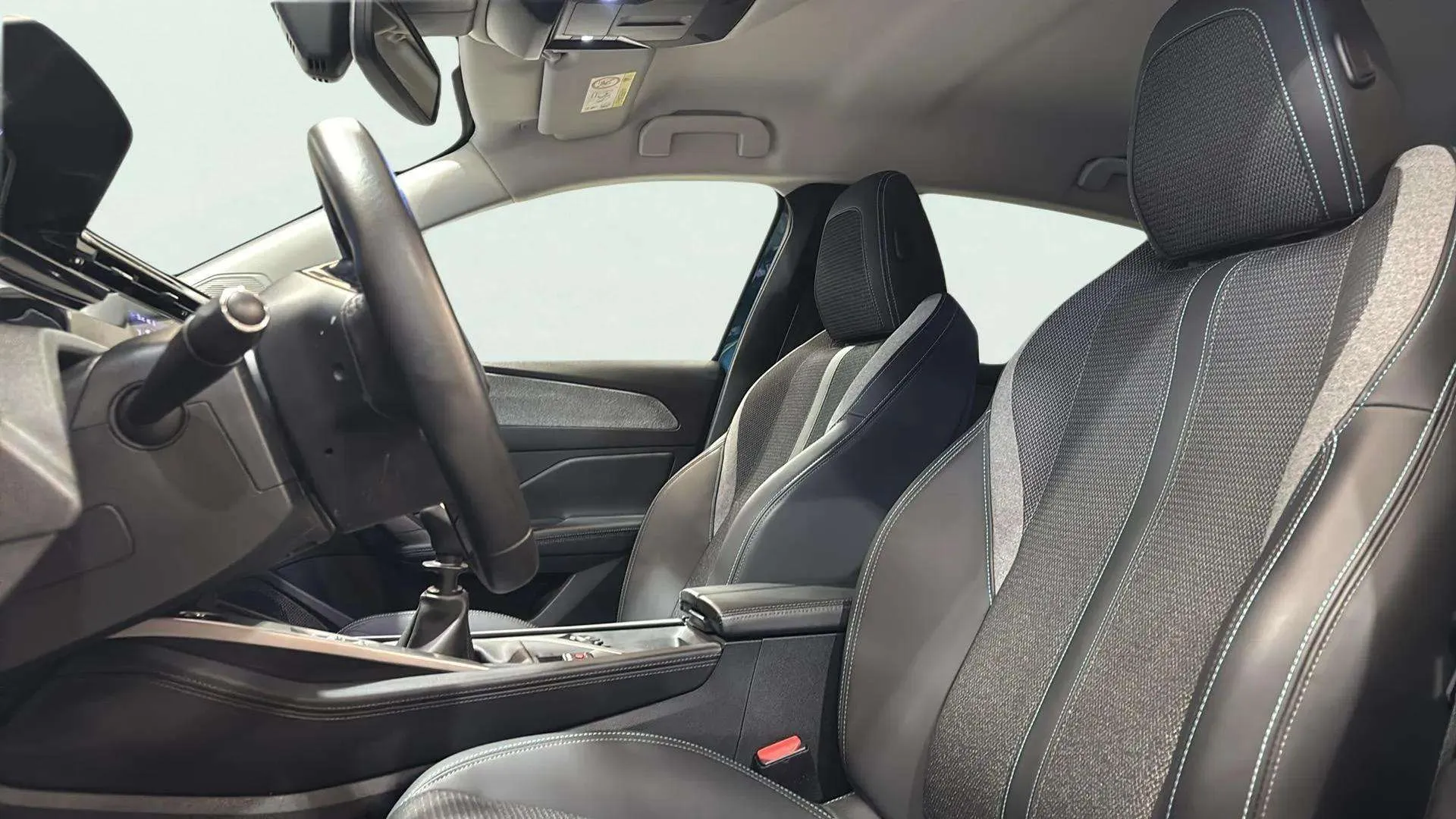 Peugeot 308 Allure PureTech 130 - foto 18