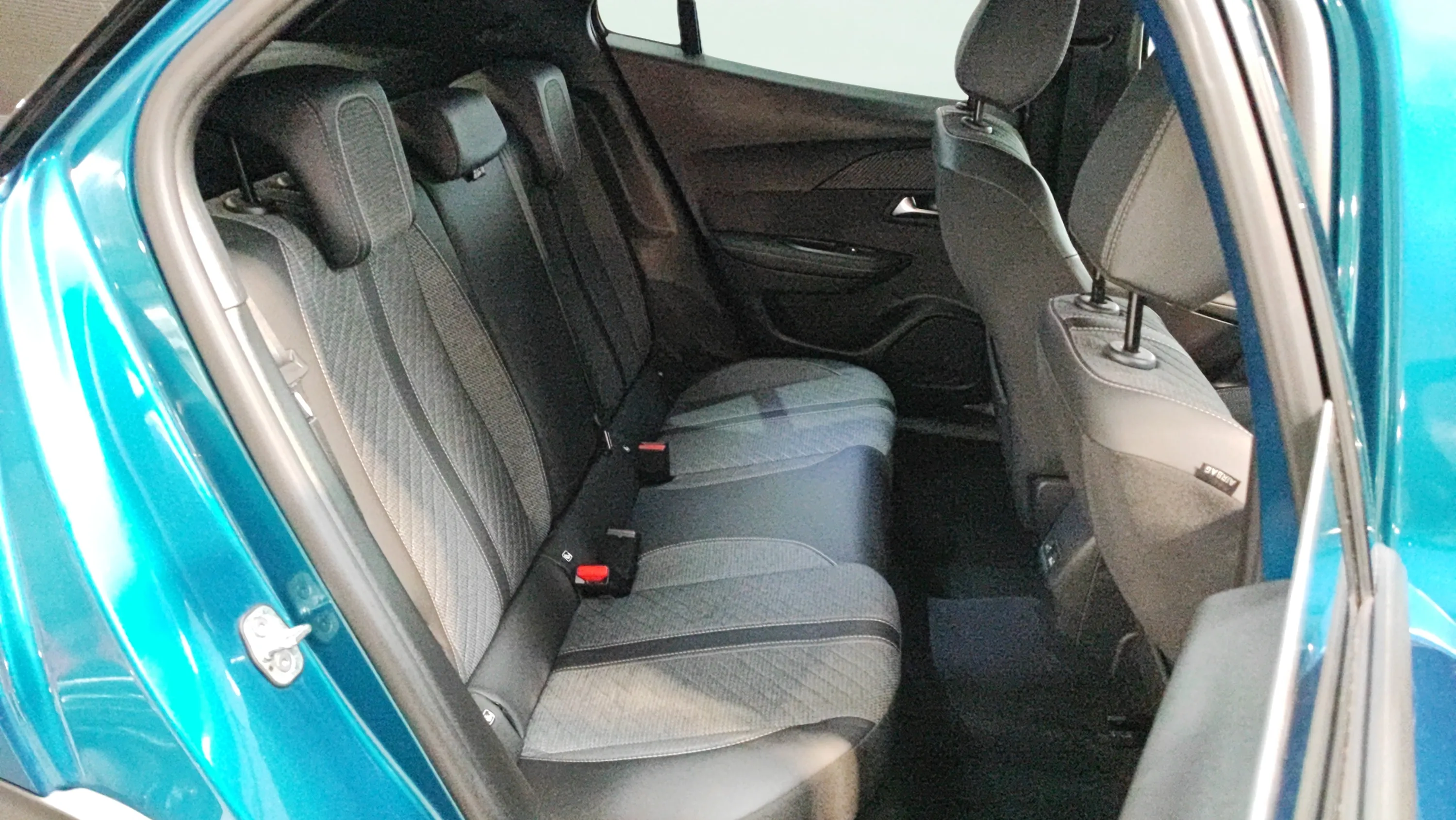 Peugeot 2008 Allure Gasolina 100 - foto 17