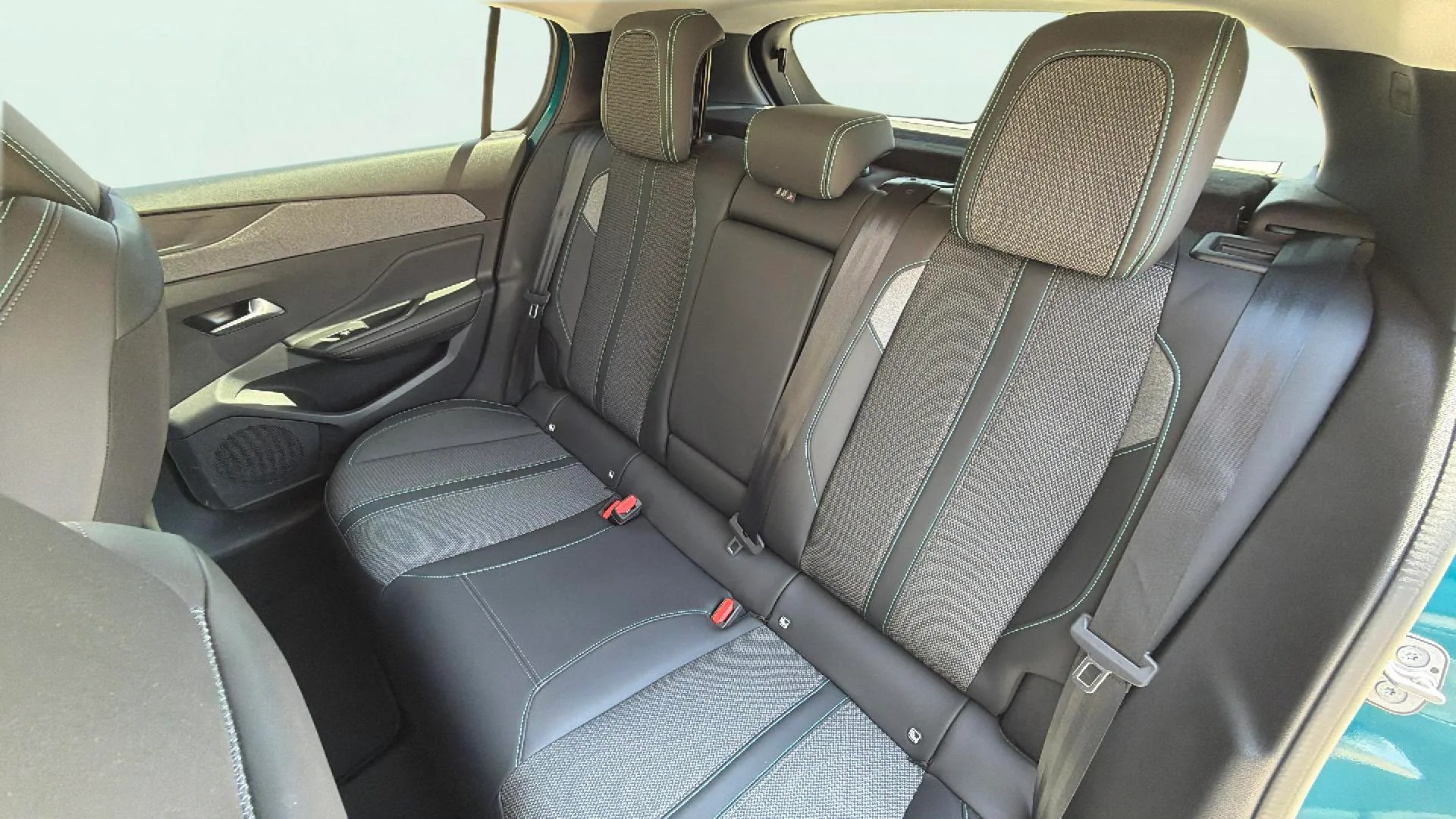 Peugeot 308 Allure PureTech 130 - foto 19