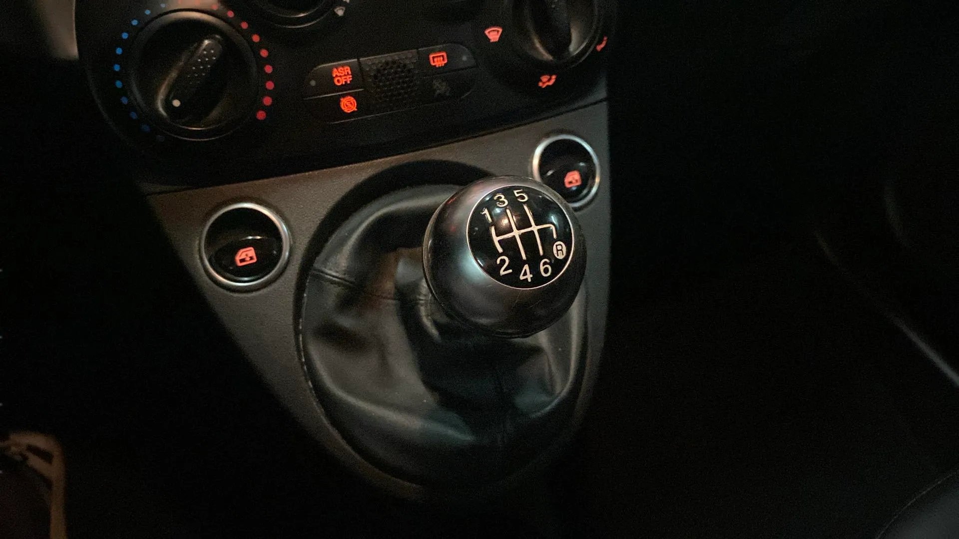 Fiat 500 Connect 1.0 Hybrid - foto 23