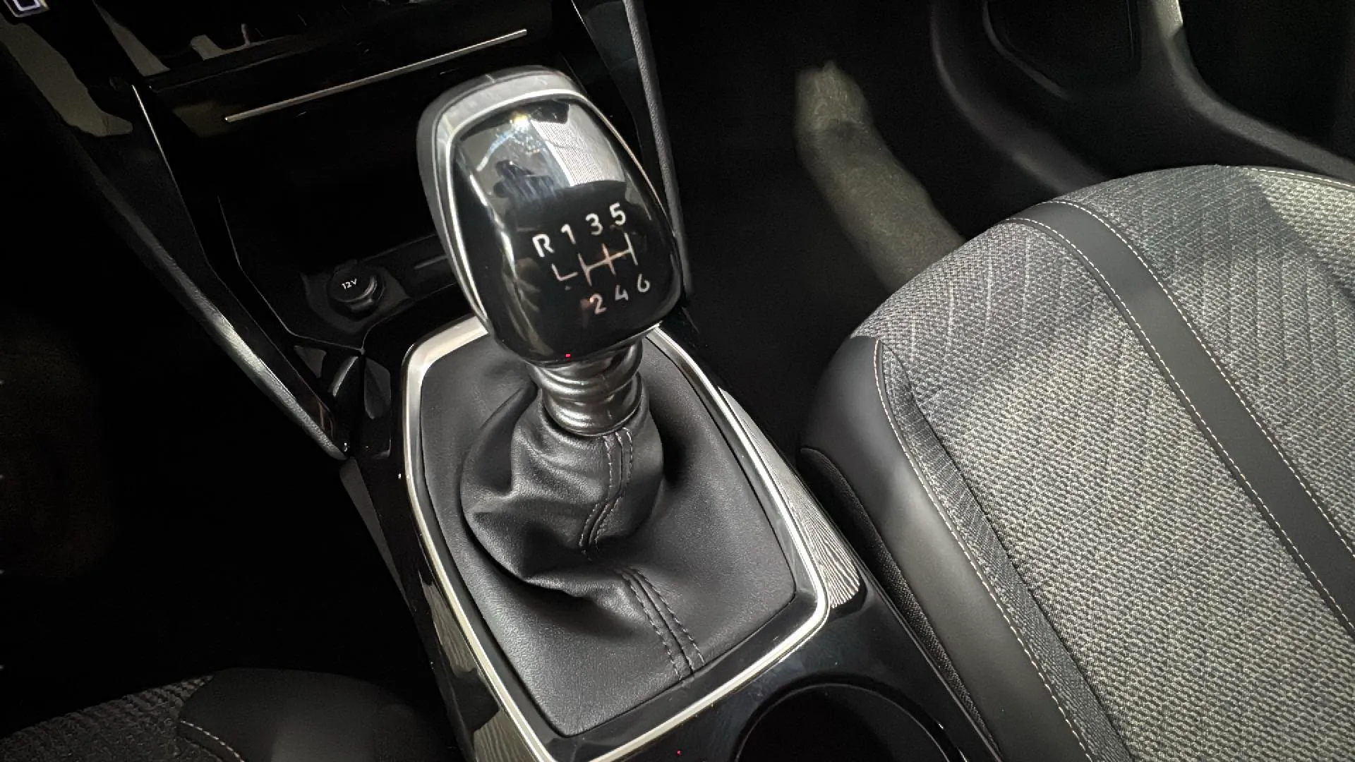 Peugeot 208 Allure Gasolina 100 - foto 19