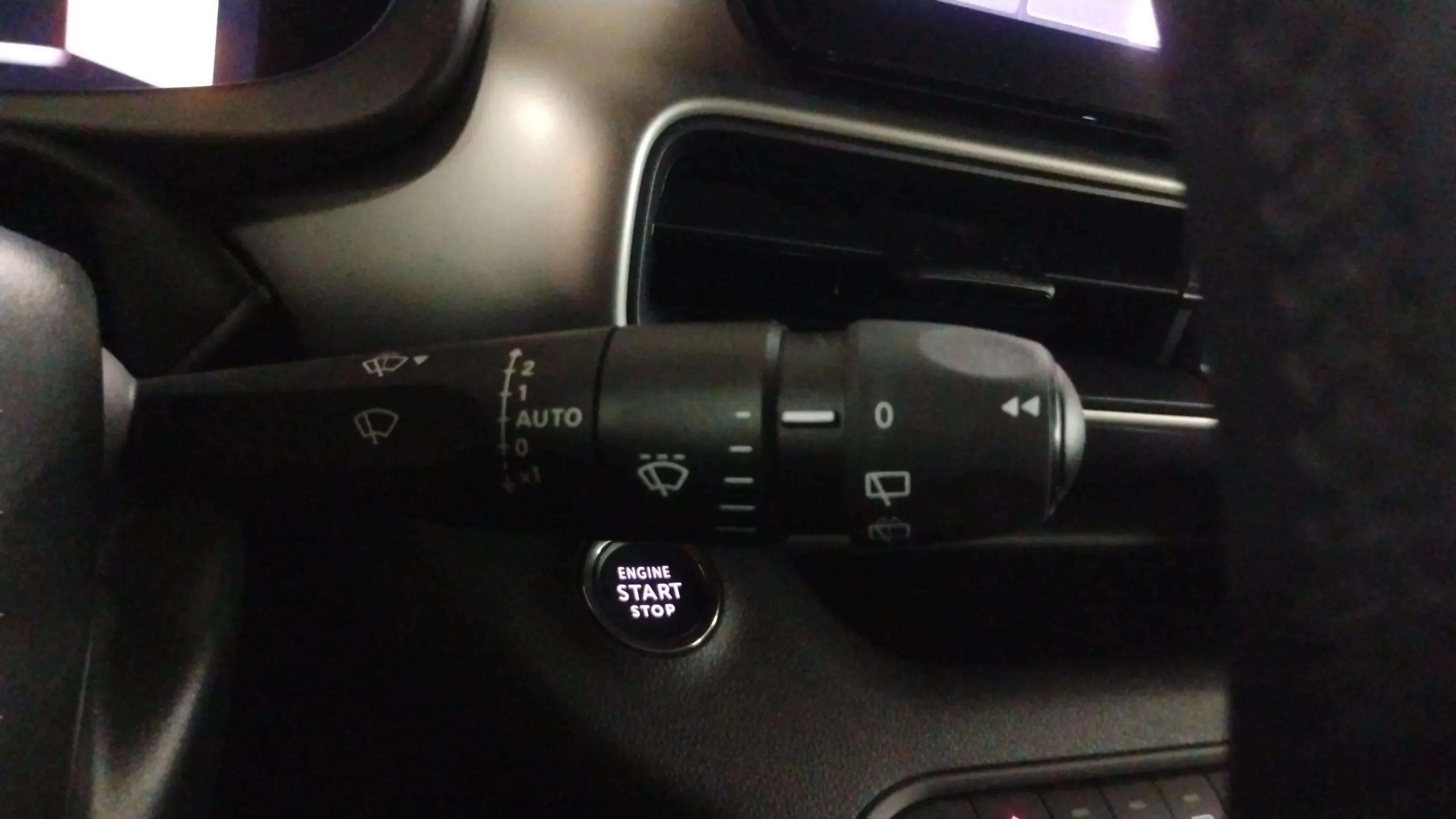 Jeep Avenger 1.2 G 1st Edition - foto 24