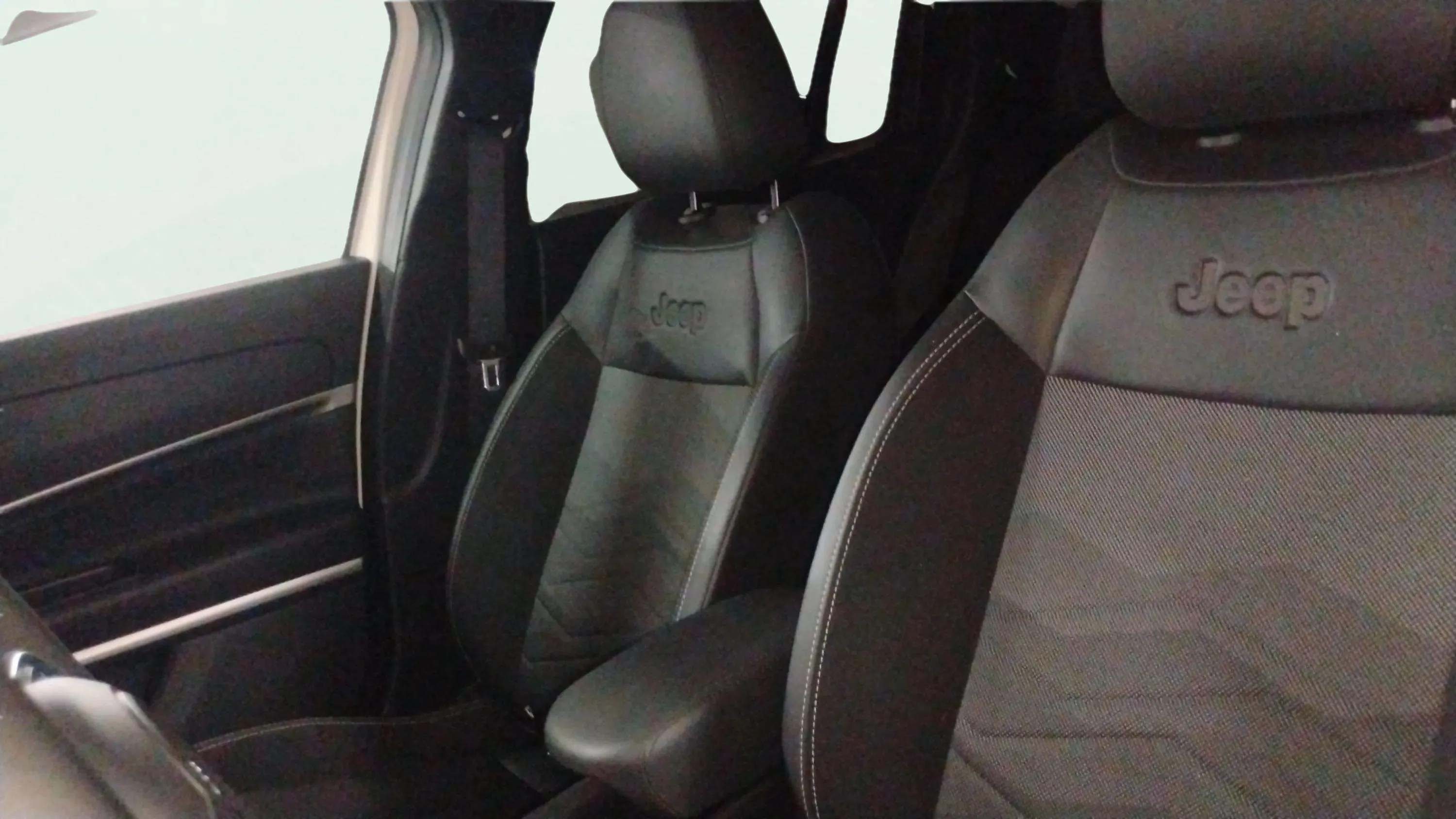 Jeep Avenger 1.2 G 1st Edition - foto 7