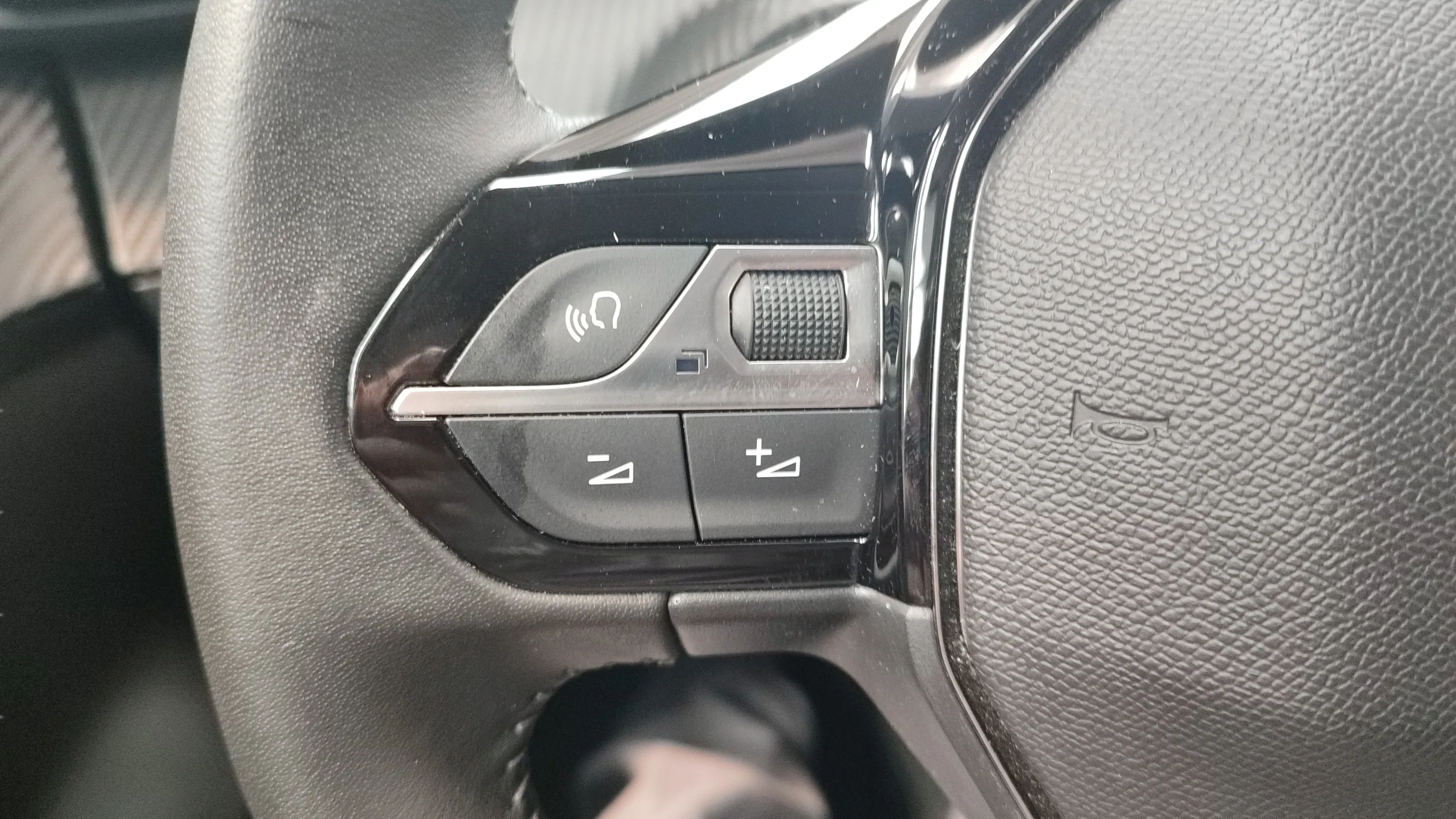 Peugeot 208 Allure Gasolina 100 - foto 12