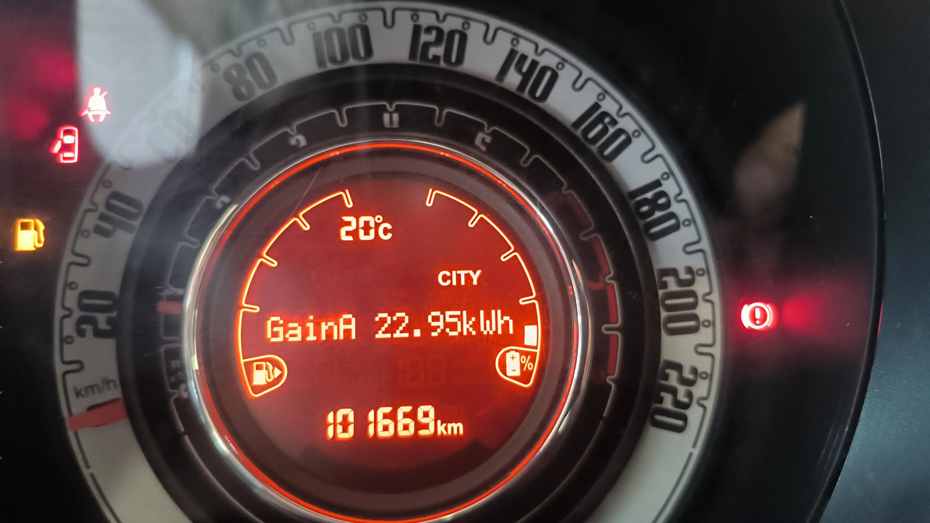 Fiat 500 Connect 1.0 Hybrid - foto 16