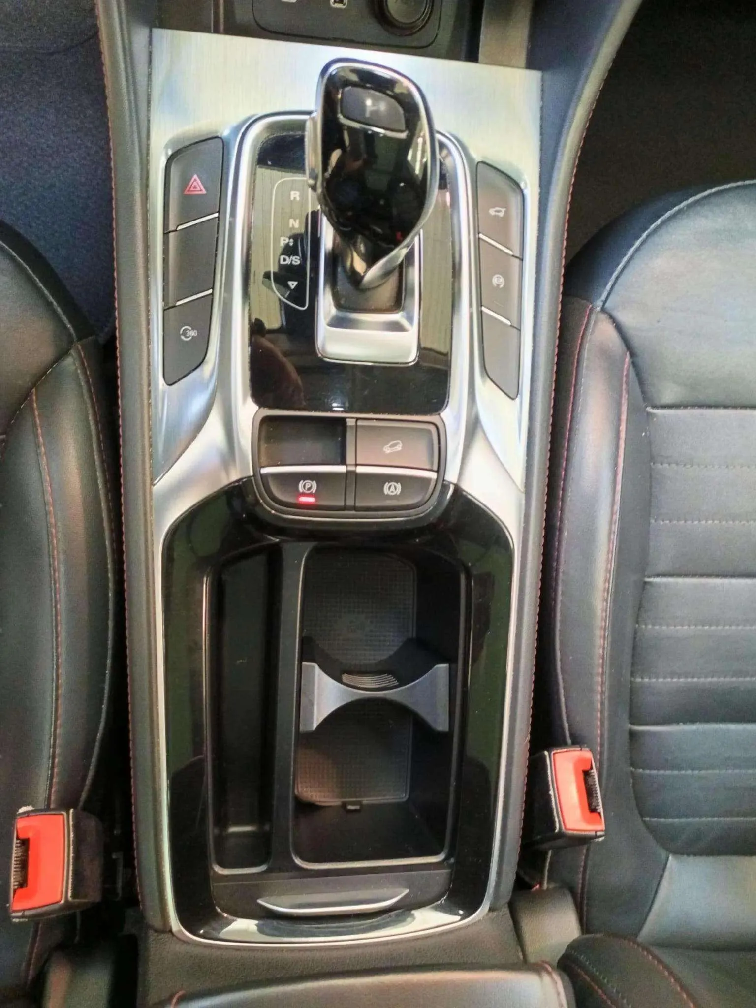 MG HS 1.5 Turbo GDI Luxury DCT - foto 17