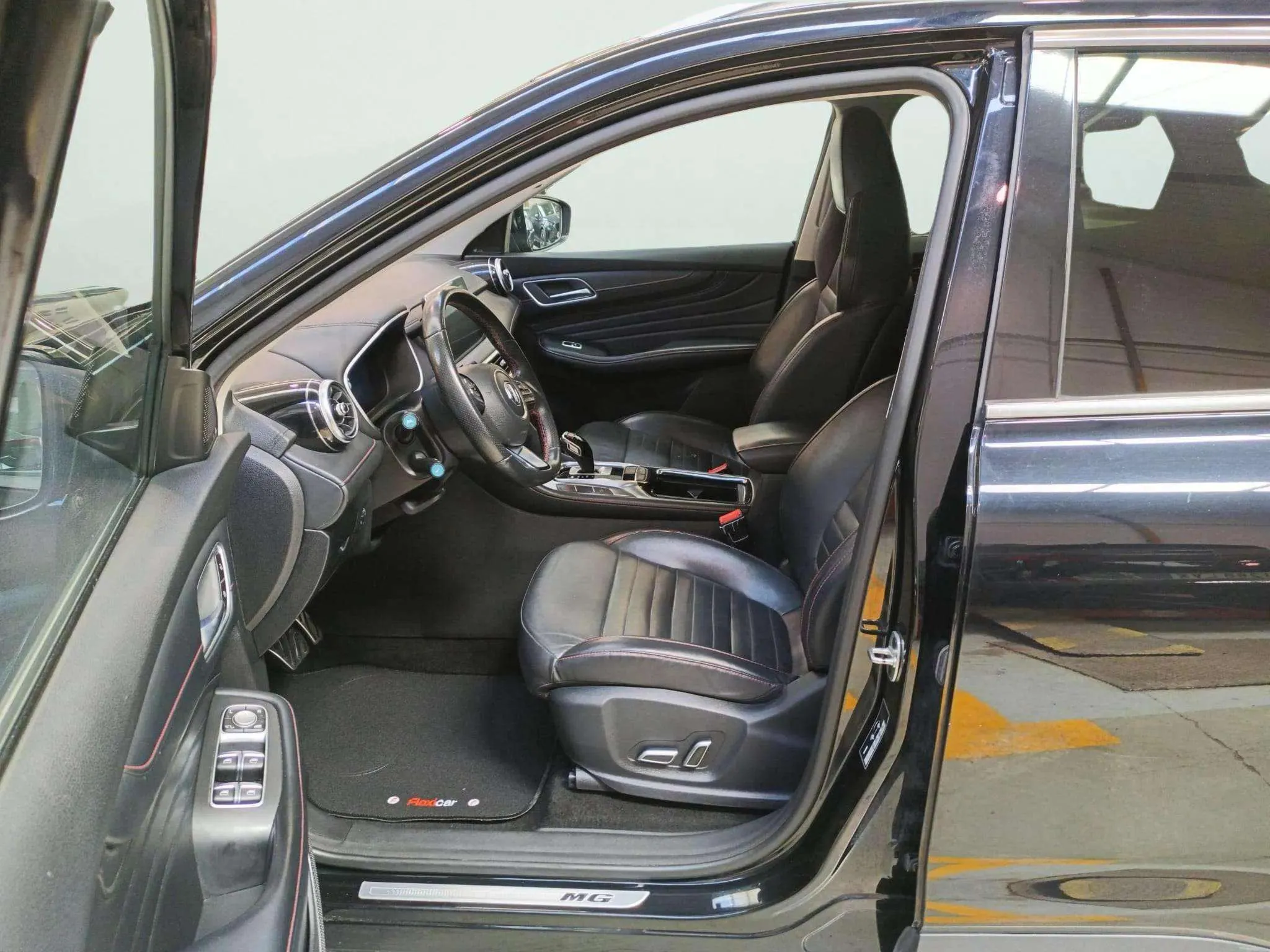 MG HS 1.5 Turbo GDI Luxury DCT - foto 13