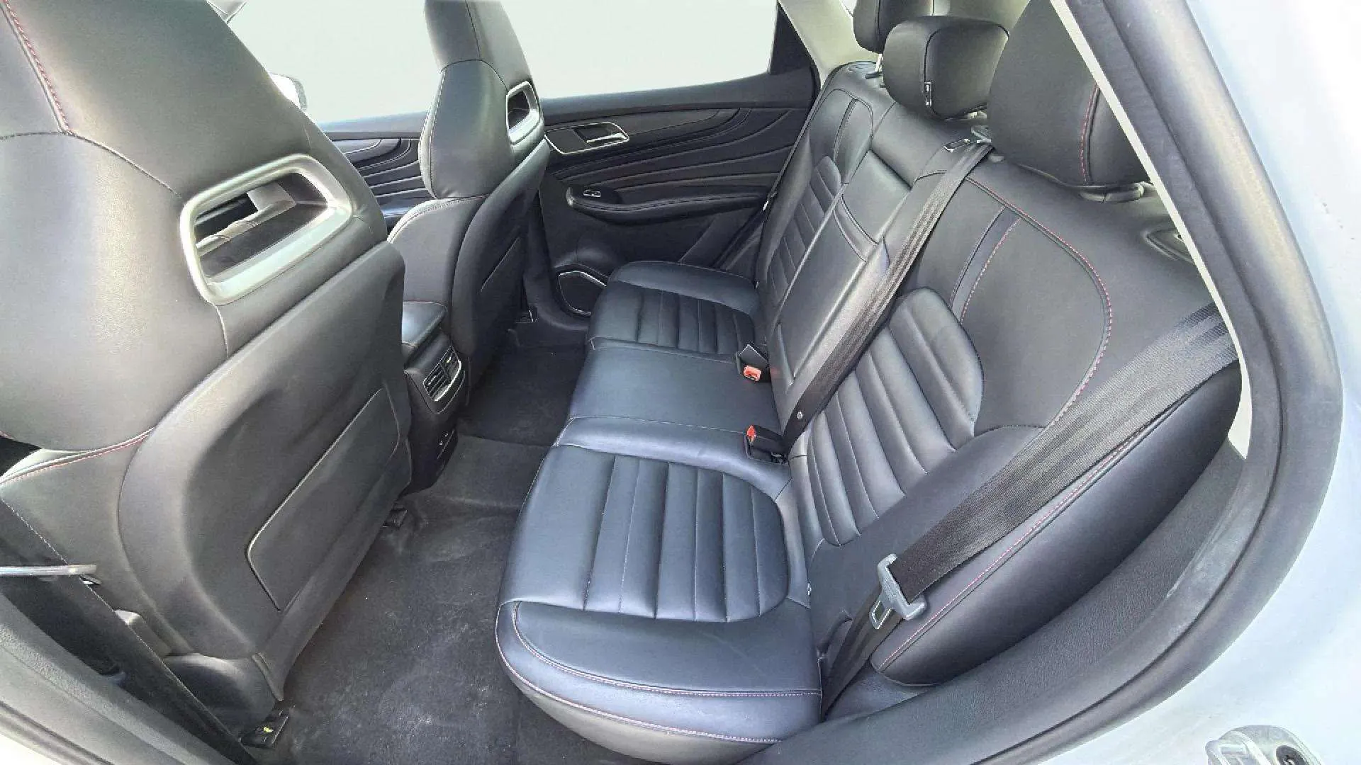 MG HS 1.5 Turbo GDI Luxury DCT - foto 17