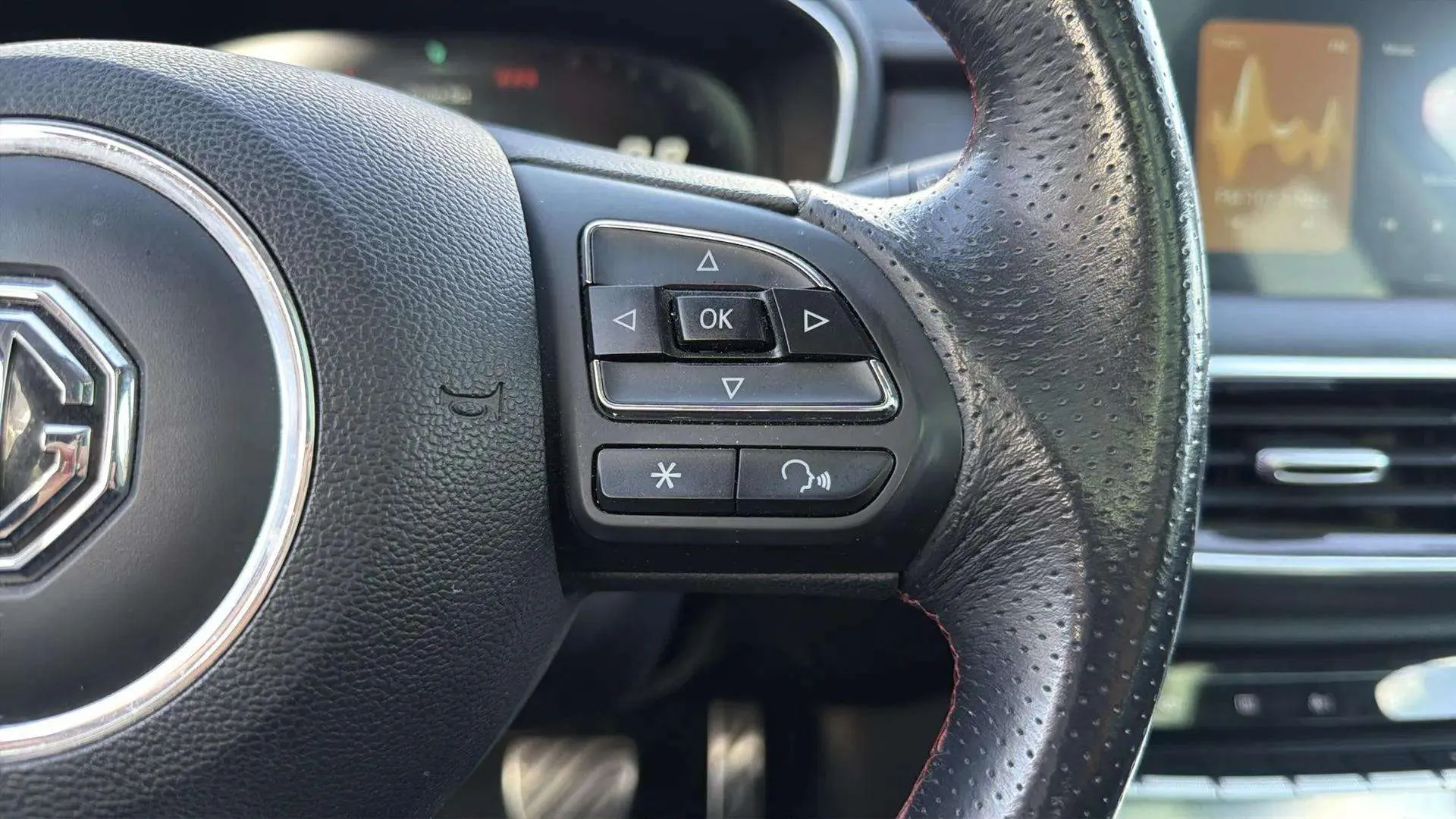 MG HS 1.5 Turbo GDI Luxury DCT - foto 12
