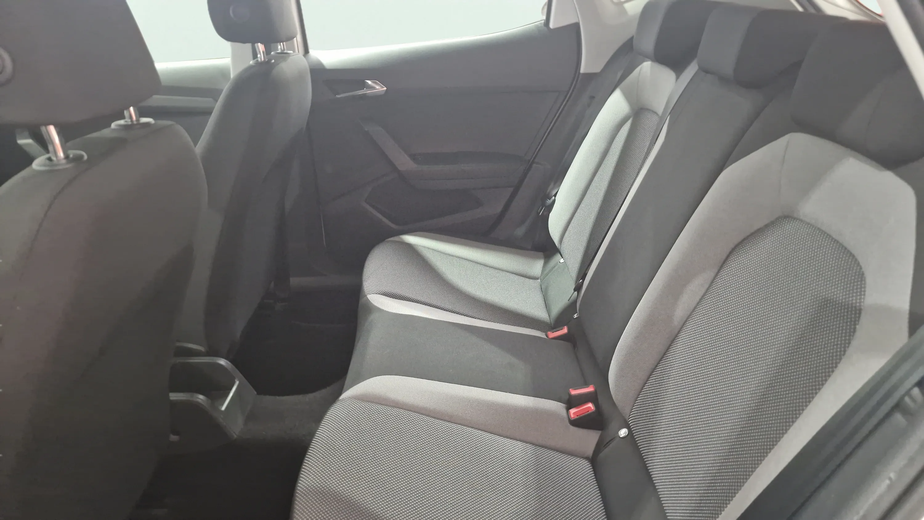 SEAT Ibiza 1.6 TDI Reference Business - foto 10