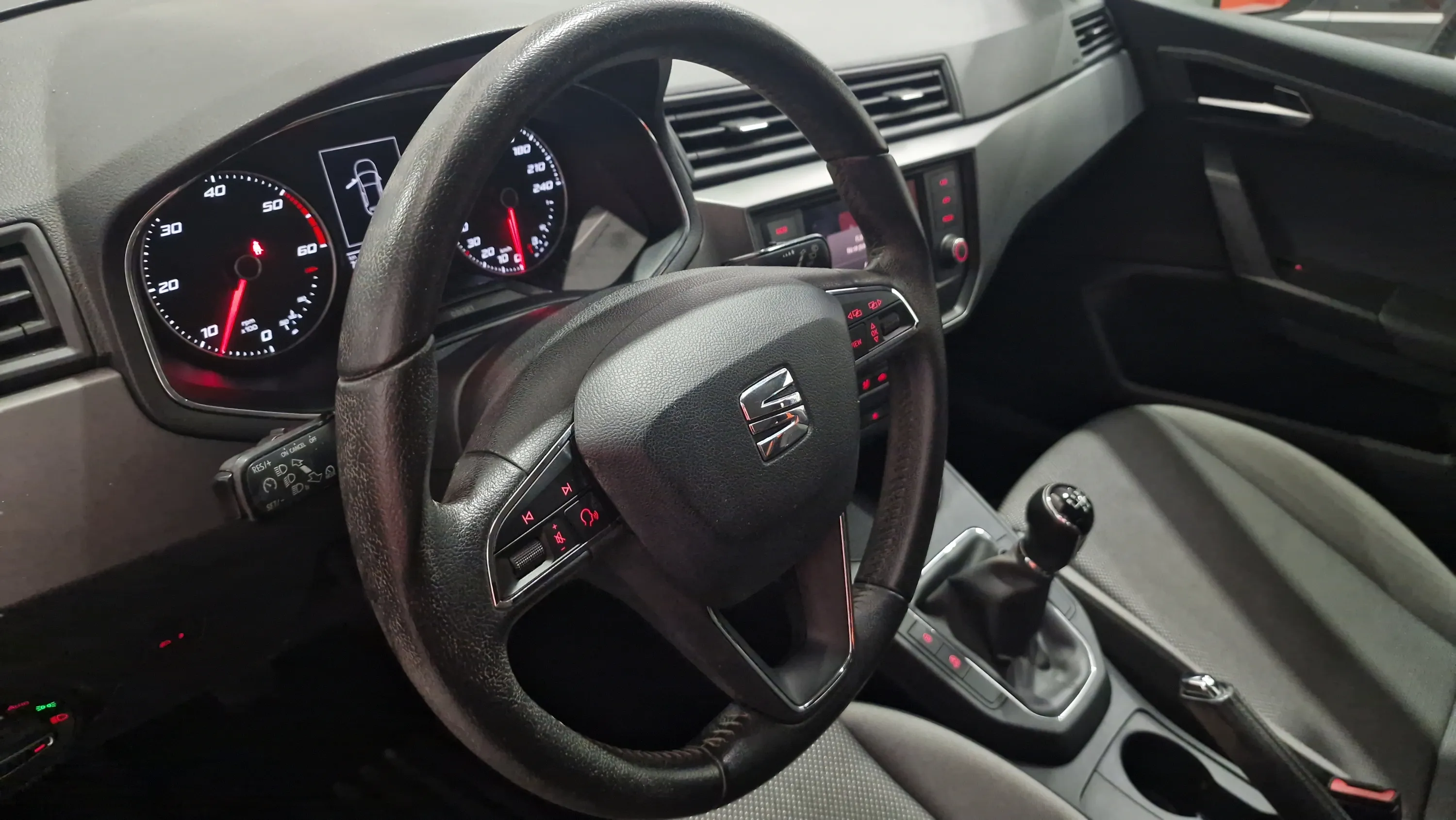 SEAT Ibiza 1.6 TDI Reference Business - foto 13